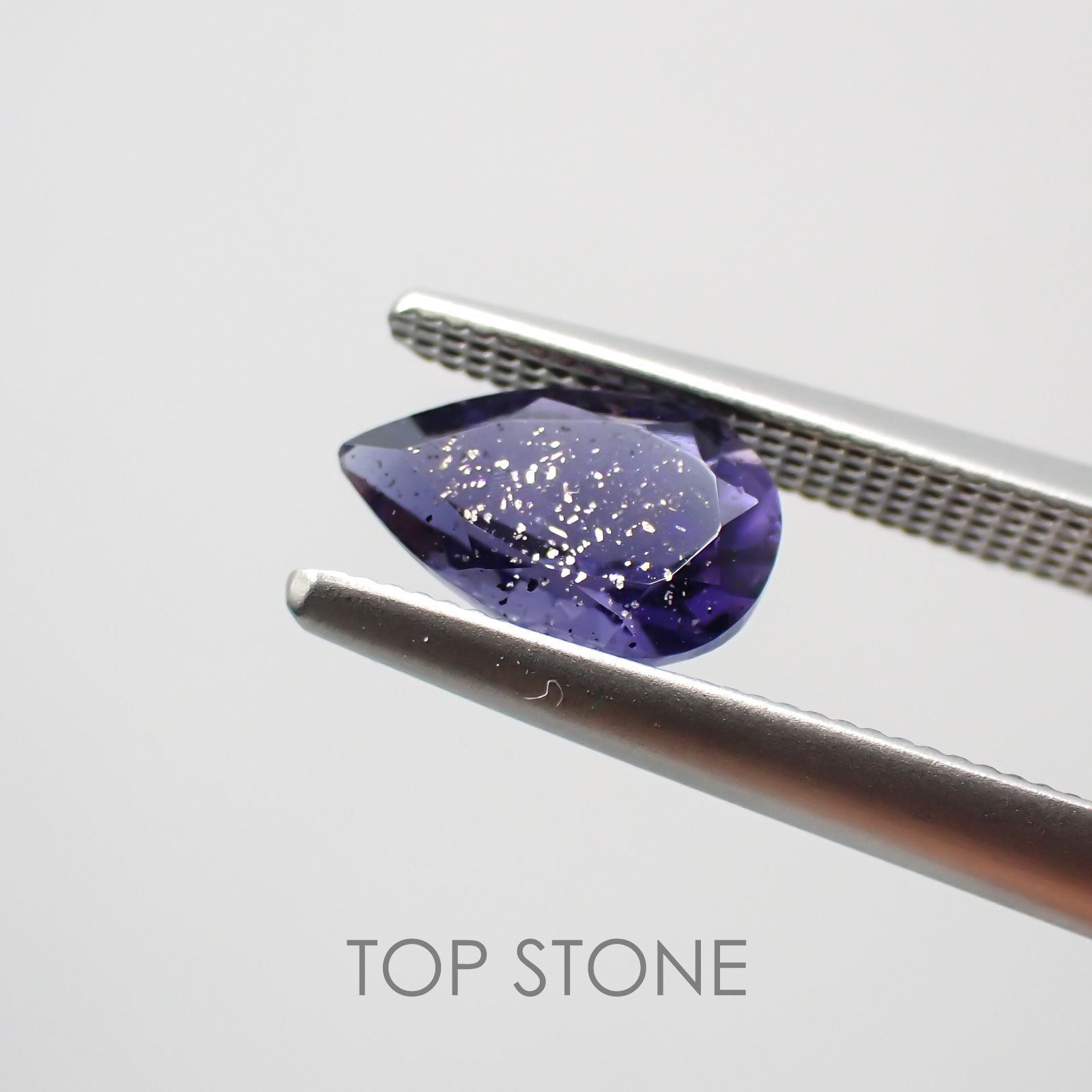 アイオライトサンストーン ブラジル・インド産 ルース 0.75ct[210310443]7.9×5.1mm前後