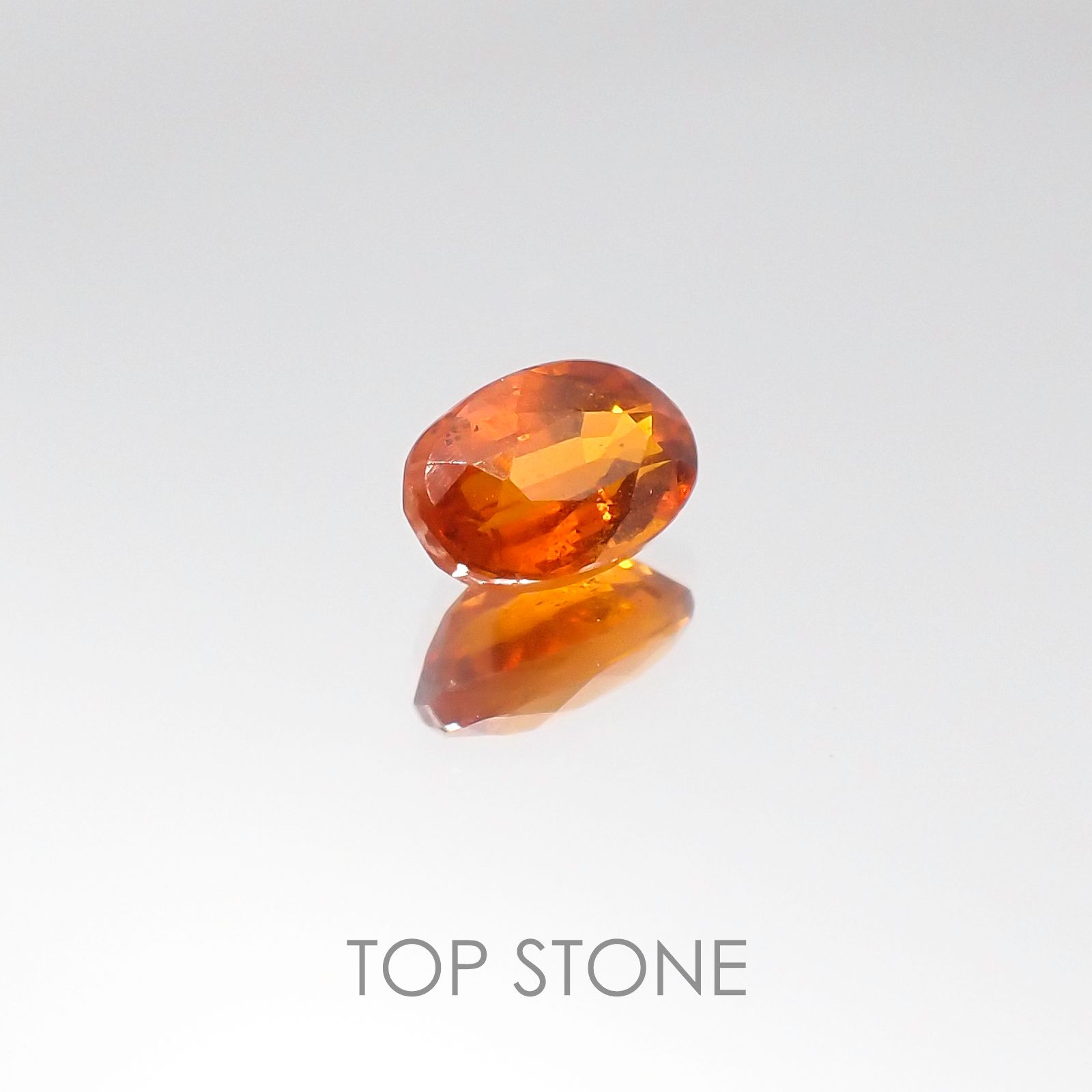 オレンジカイヤナイト タンザニア産 ルース 0.67ct[20096003]6.2×4.1mm前後