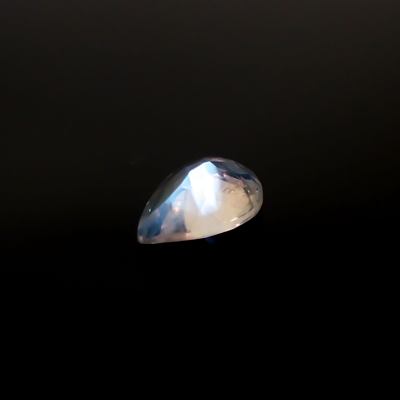 レインボームーンストーン インド・タミルナードゥ産 0.53ct[231224463]7.1x5mm前後