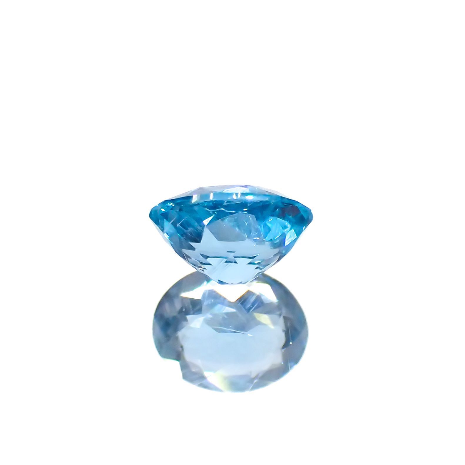 アウイナイト フルオレッセンス(宝石名アウイナイト)ドイツ産 0.23ct 識別済[221018894]4.6x3.7mm前後