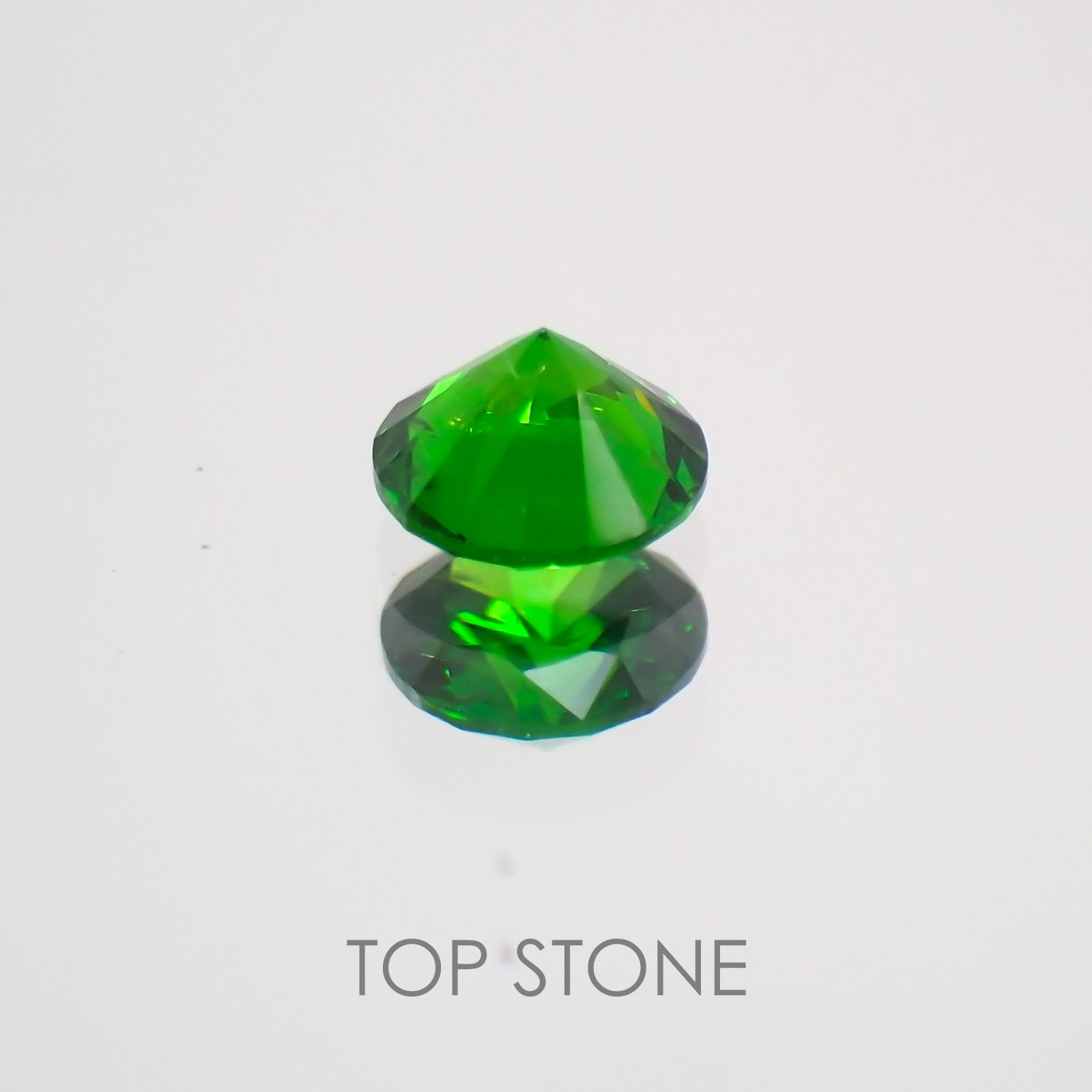 デマントイドガーネット(宝石名デマントイド・ガーネット)  ロシア産 0.170ct ソ付(彩珠)[210410513]3.3×3.3mm前後
