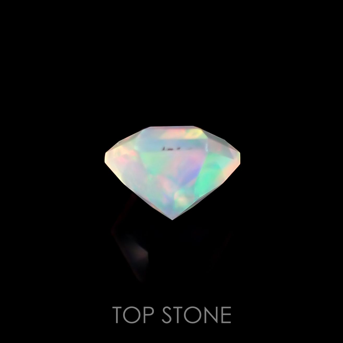 ◇ヘキサゴンカット◇エチオピアオパール(宝石名オパール) エチオピア産 0.46ct 識別済[210611036]5.3×5.3mm前後
