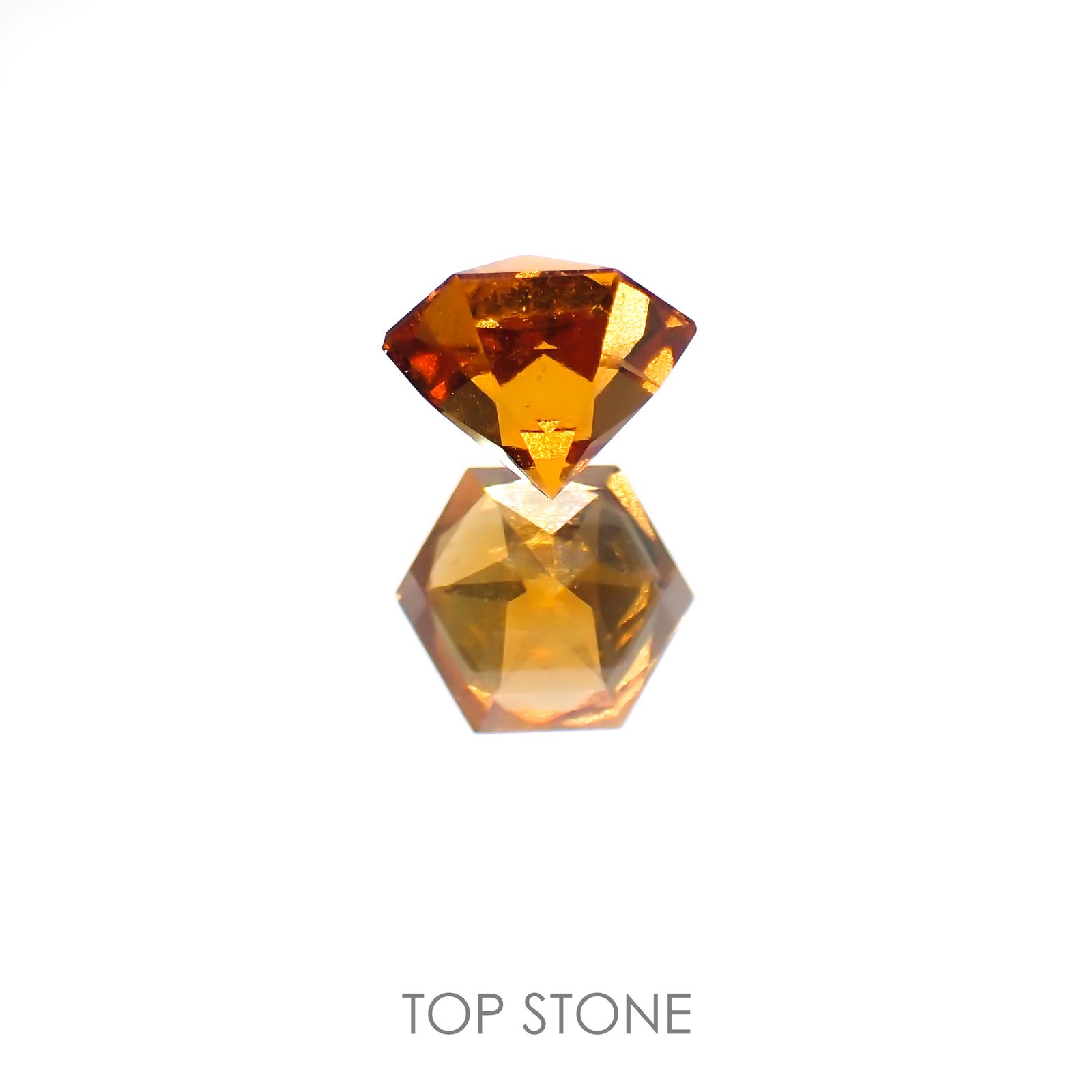 ◇ヘキサゴンカット◇ヘソナイトガーネット(宝石名ヘソナイト・ガーネット)スリランカ産 1ct 識別済[220113900]5.6x5.5mm前後