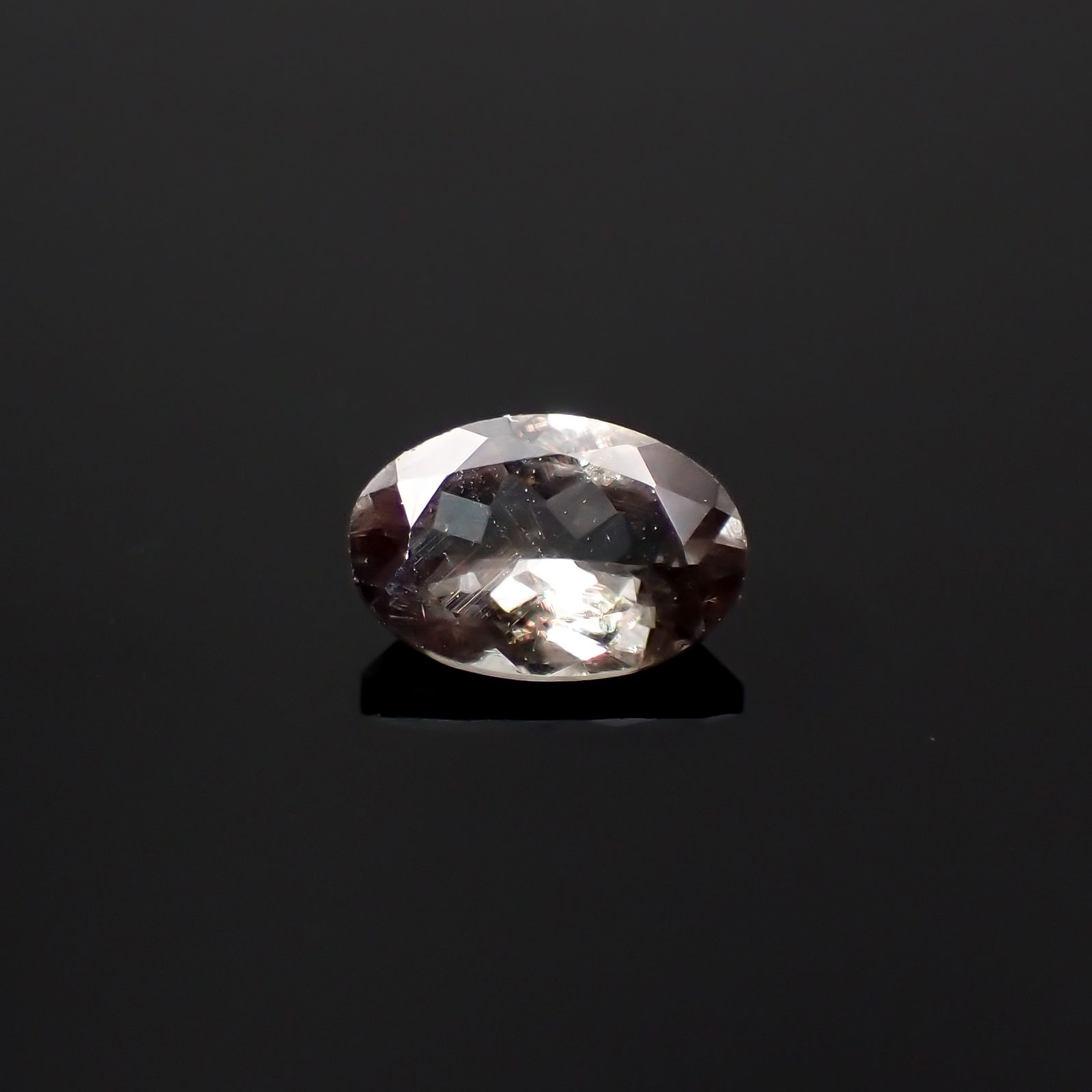 ベキリーブルーガーネット（カラーチェンジガーネット アレキタイプ） マダガスカル・ベキリー産 0.44ct[240223002]5.8x3.9mm前後