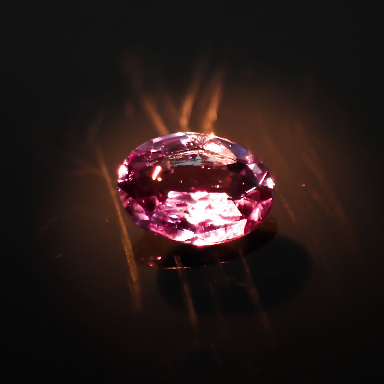 アレキサンドライト(宝石名アレキサンドライト)ブラジル産/EmeraldMains社製 0.132ct ソ付(彩珠)[220113815]3.8x2.8mm前後