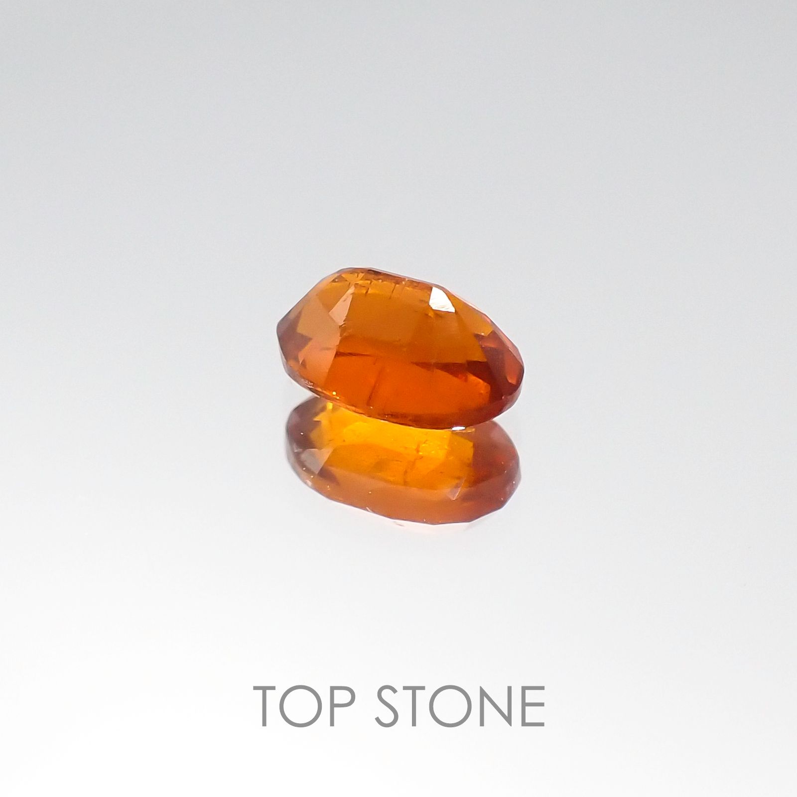 オレンジカイヤナイト タンザニア産 ルース 0.71ct[20096004]6.3×4.2mm前後