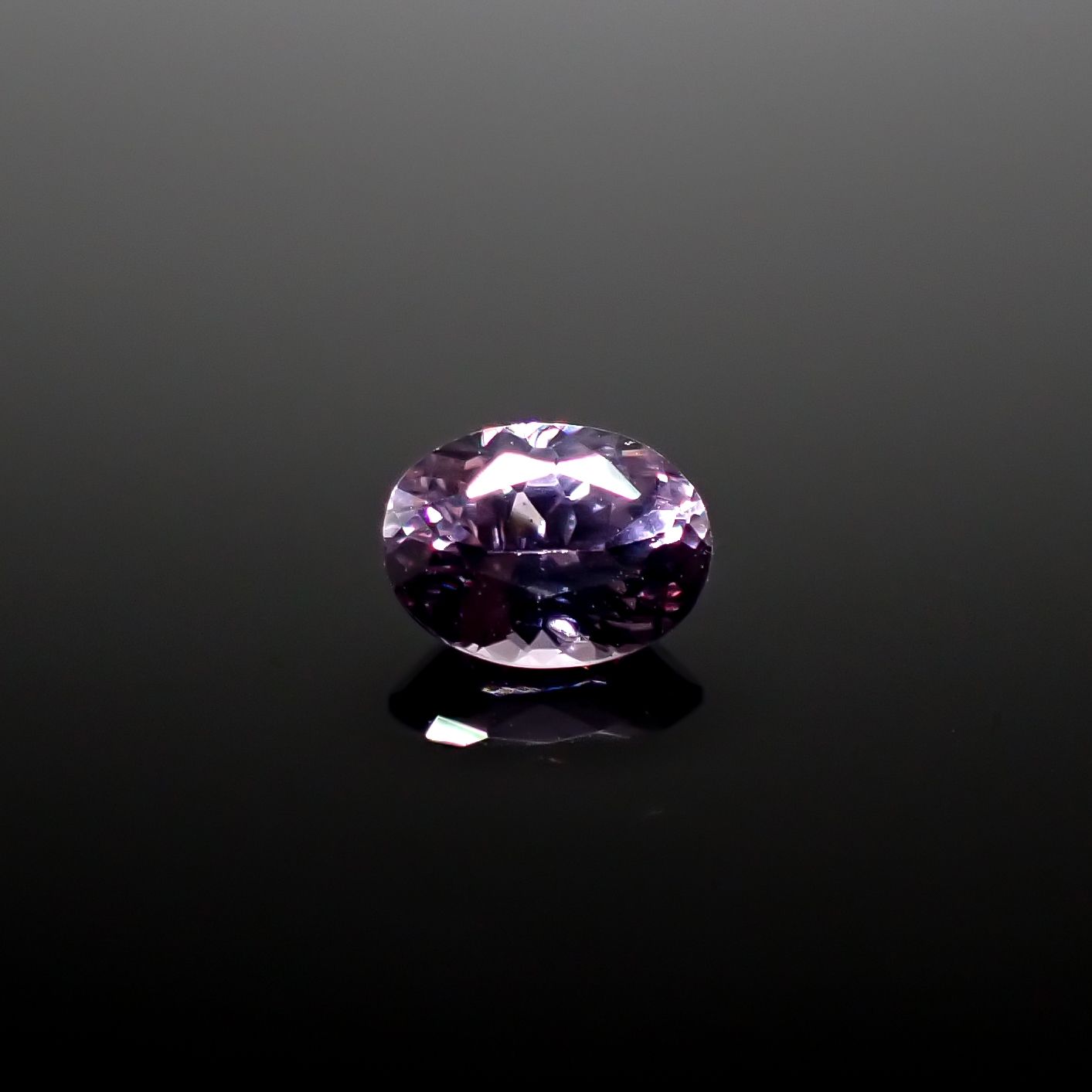 パープルスピネル(宝石名スピネル)ビルマ/マダガスカル産 0.37ct 識別済[241029266]4.9x3.6mm前後 | TOP  STONE(トップストーン)