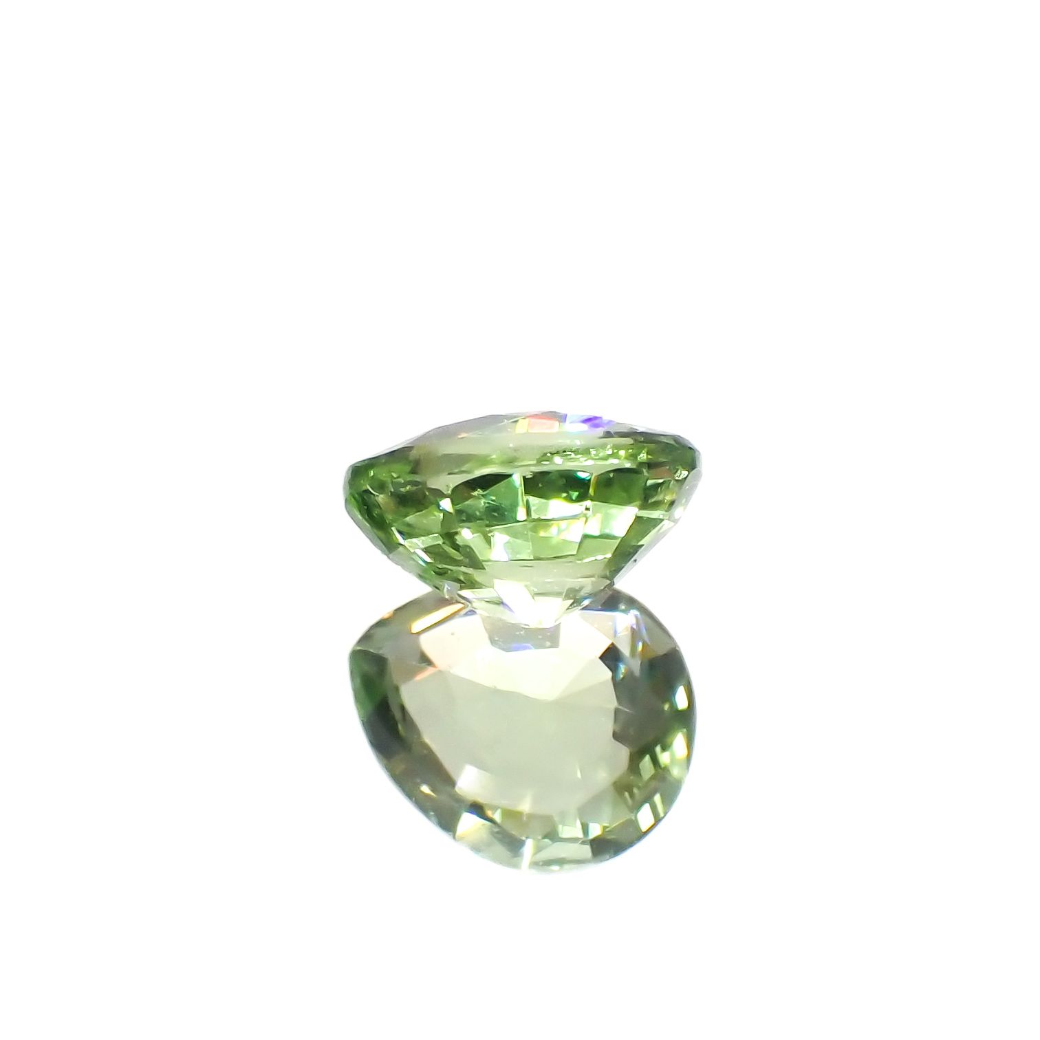 ミントガーネット(宝石名ガーネット)タンザニア産 0.81ct 識別済[230823067]6.1x5.2mm前後