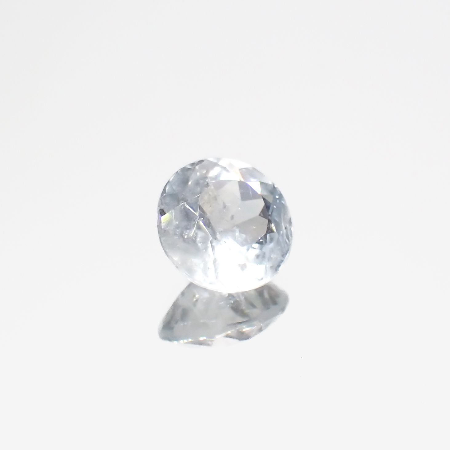 ユークレース(宝石名ユークレース)ブラジル産 1.043ct ソ付(彩珠)[231124257]6.8x6.7mm前後