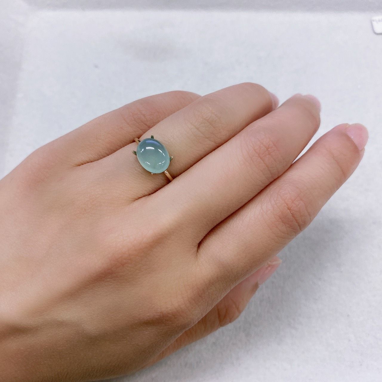 アクアプレーズ 南アフリカ産 ルース 2.55ct[210812333]10×7.9mm前後