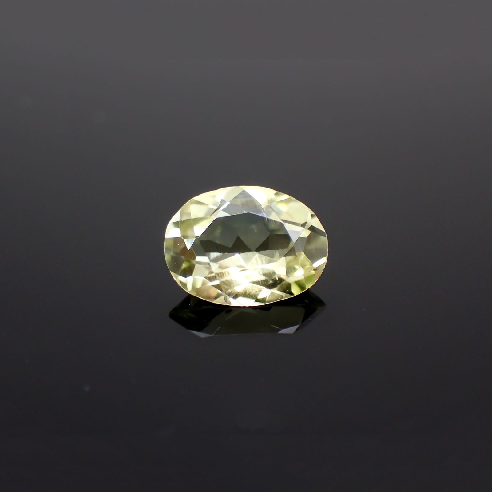 シリマナイト(宝石名シリマナイト)インド産 識別済 1.09ct / 7.9x5.9mm前後 [211113691]