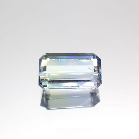 バイカラータンザナイト(宝石名バイカラー・ゾイサイト) タンザニア産 ソ付(彩珠) 0.858ct / 7.3x4.3mm前後 [210610943]