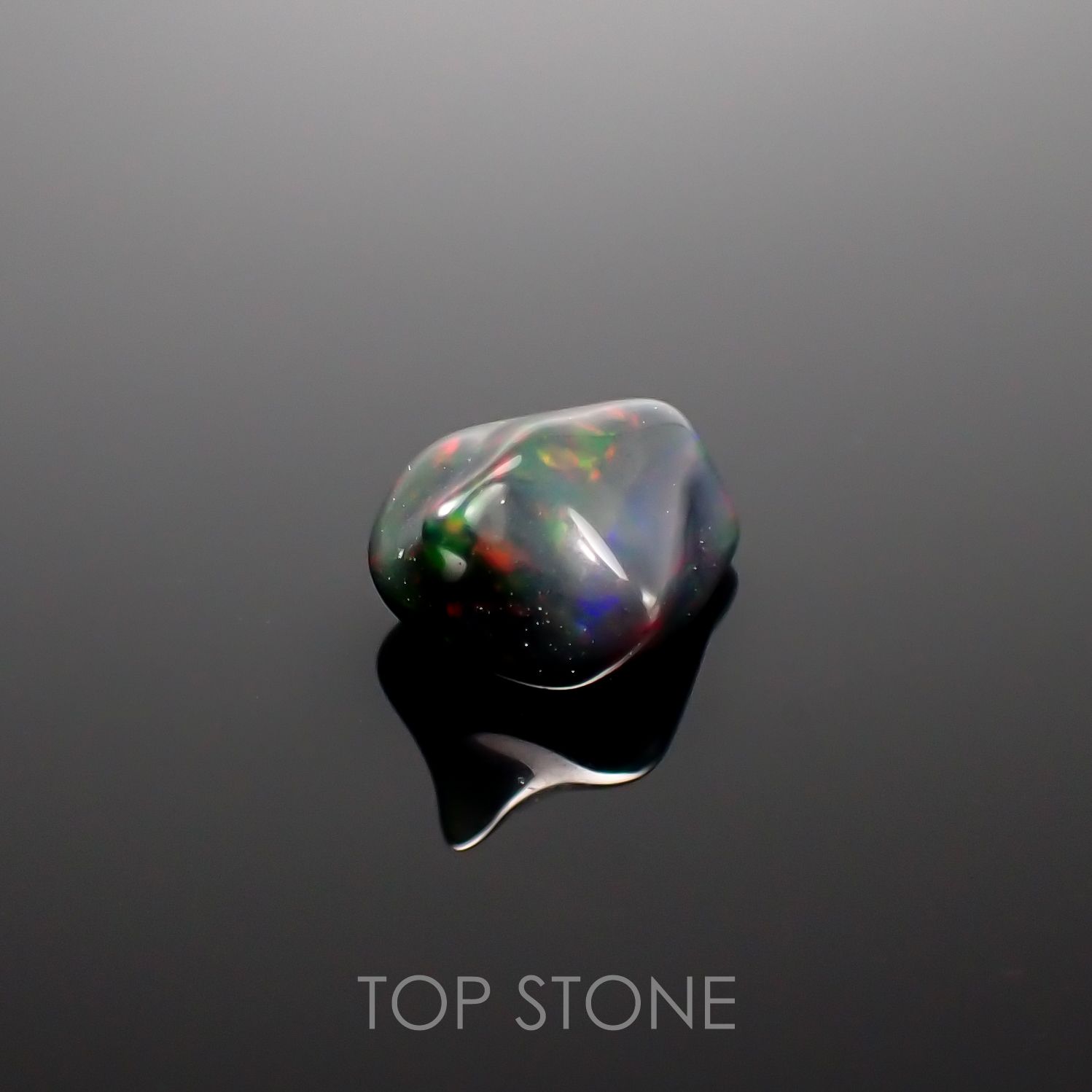 ◇バロック型◇ブラックオパール エチオピア産 ルース 0.93ct[210913239]8.6×6.5mm前後