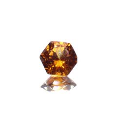 ◇ヘキサゴンカット◇ヘソナイトガーネット(宝石名ガーネット)スリランカ産 0.63ct 識別済[230421610]5x4.9mm前後