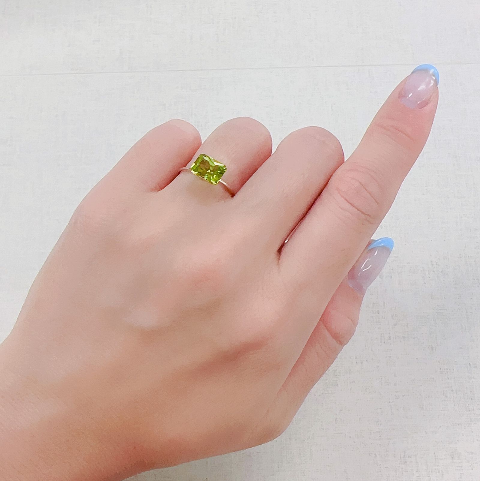 ペリドット 中国産 1.73ct[230622293]8.1x6.1mm前後