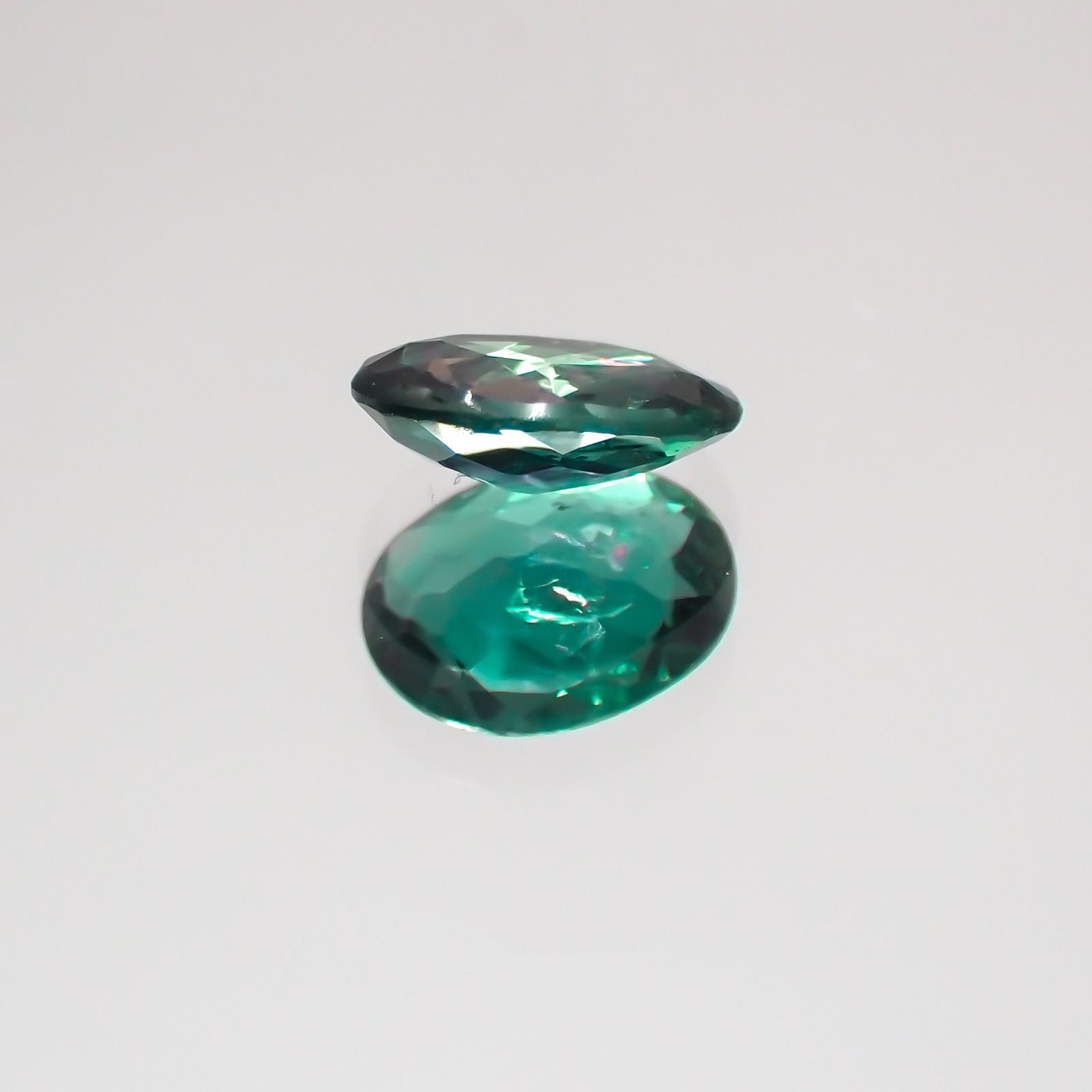 アレキサンドライト ブラジル産 ルース 0.45ct[20052701]5.6×4.5mm前後
