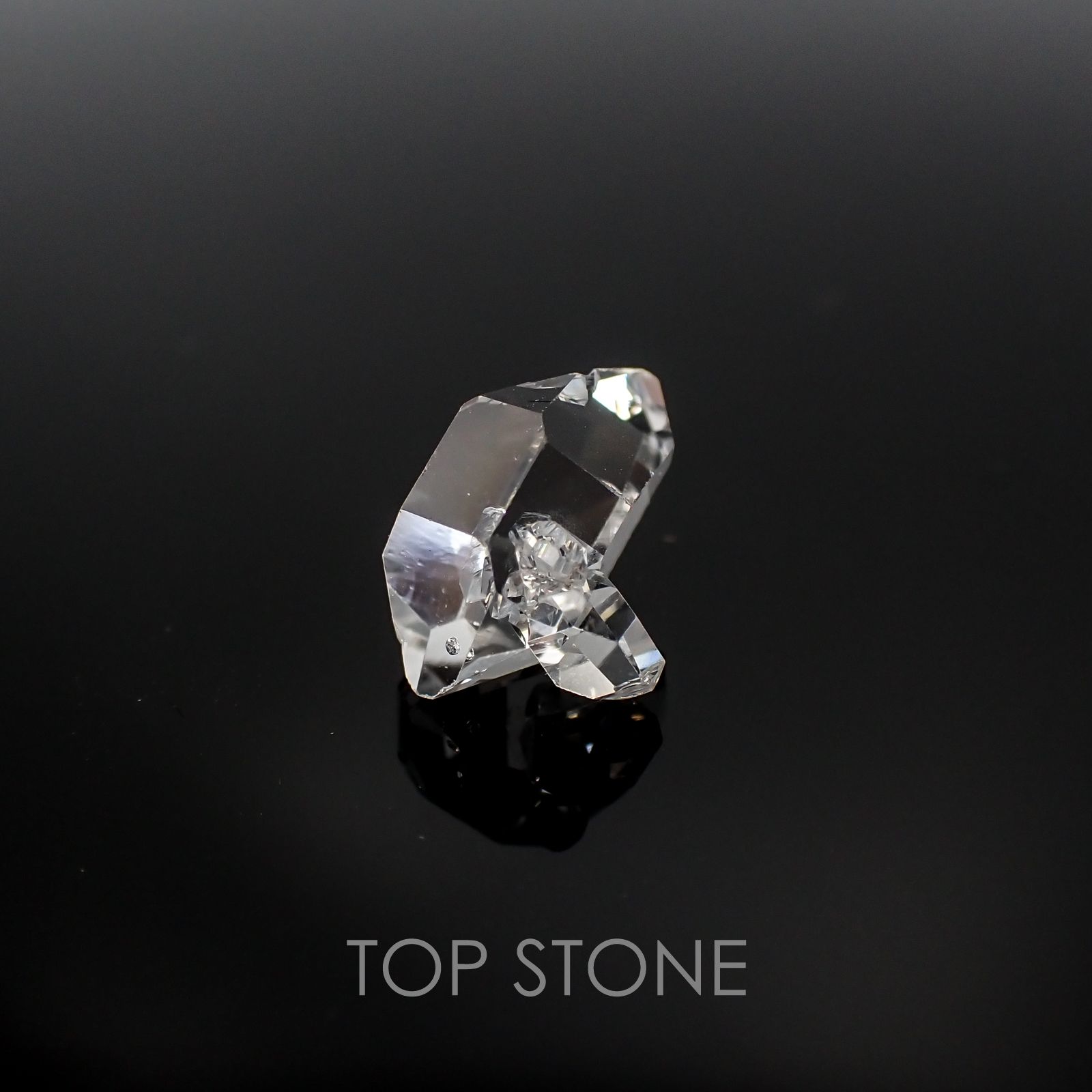 ハーキマーダイヤモンド(宝石名クォーツ) アメリカ・ニューヨーク州産 原石・結晶 4.52ct 識別済[20117553]13.5×8.4mm前後
