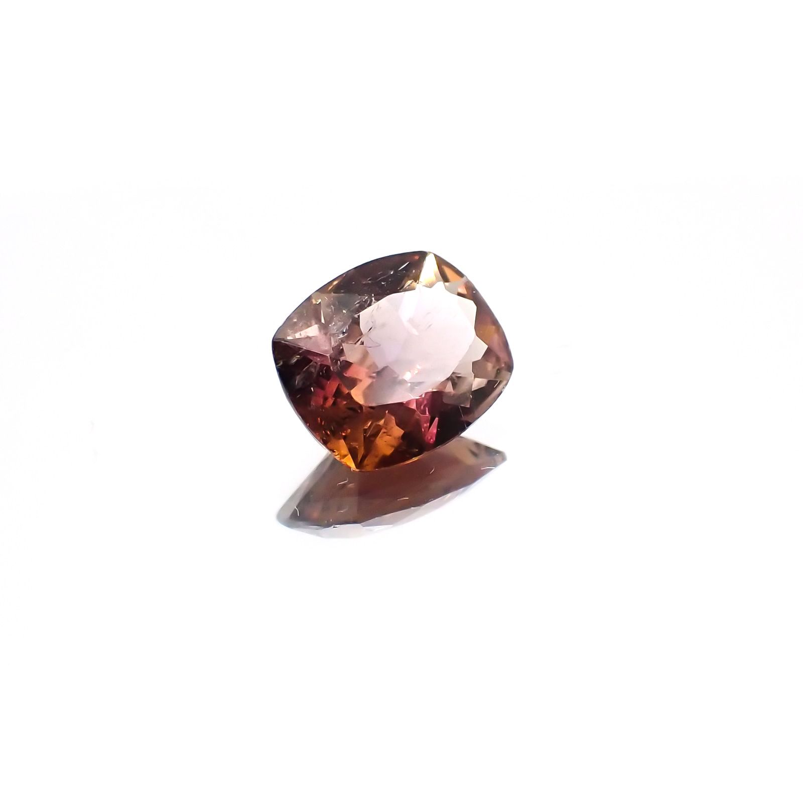 アキシナイト(宝石名アキシナイト)パキスタン産 1.03ct 識別済[231224383]7.2x6mm前後