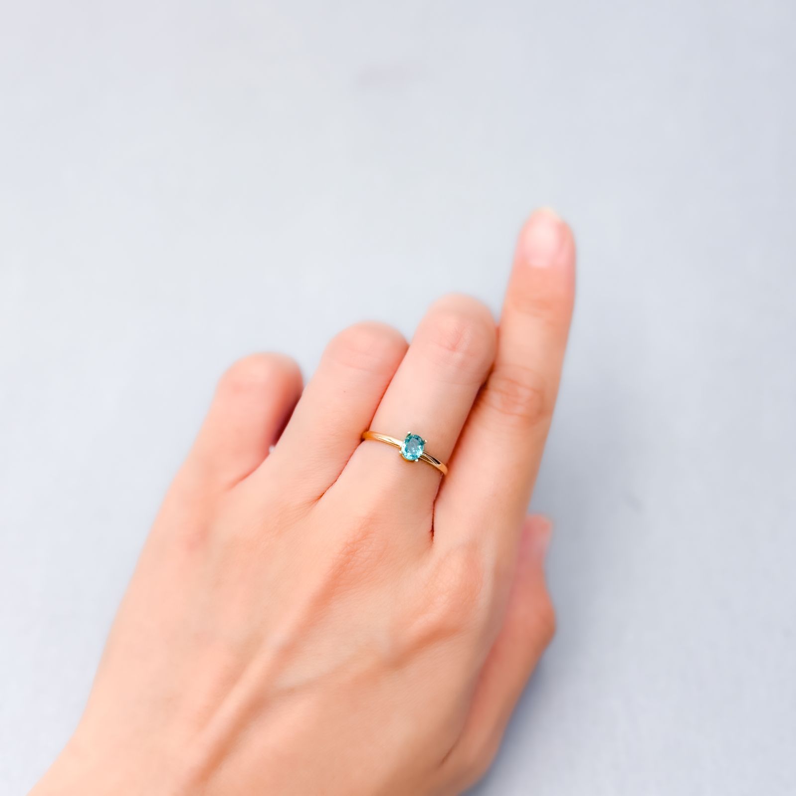パライバトルマリン ブラジル・パライバ州バターリャ鉱山産 0.25ct [250730735]4.9x4mm前後