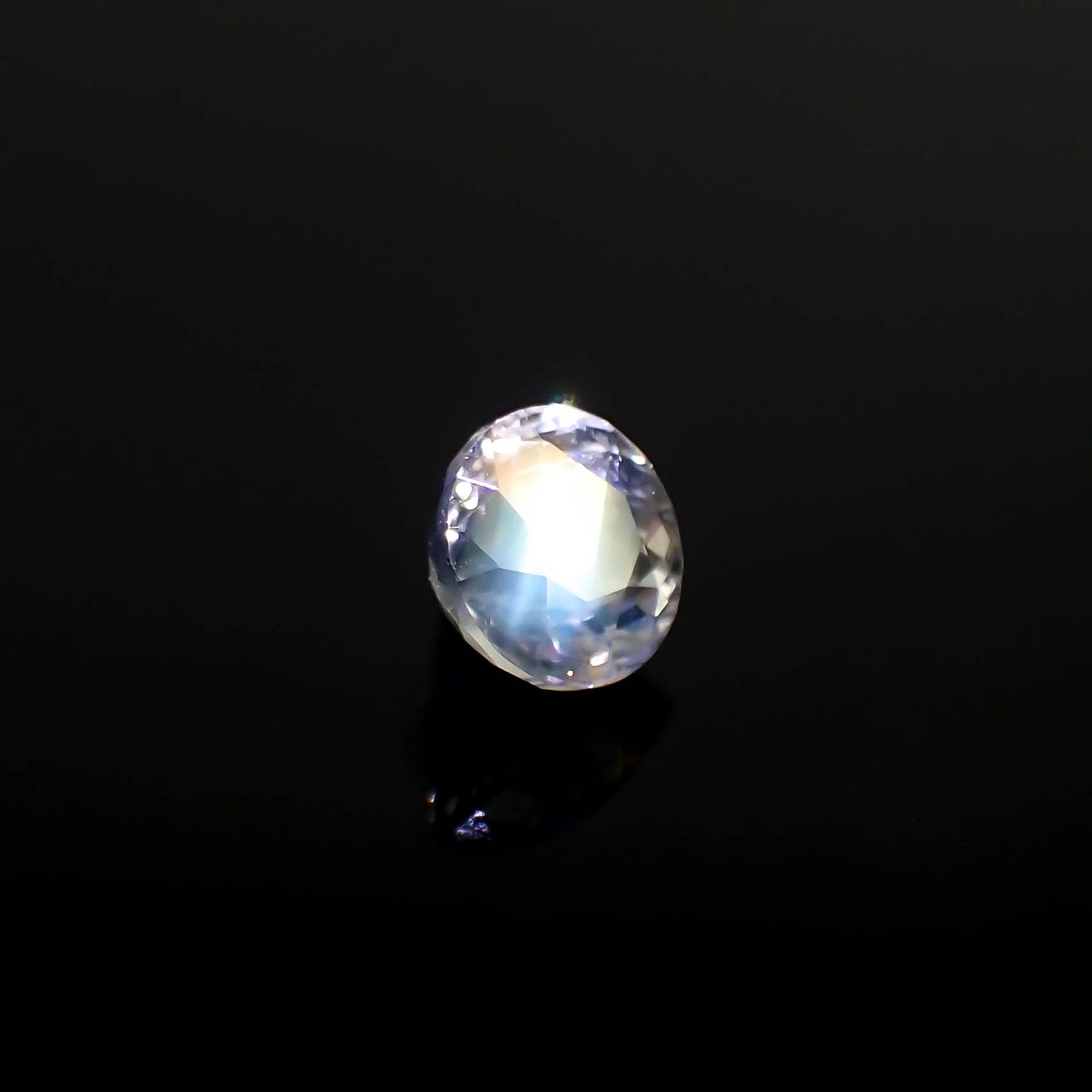 レインボームーンストーン ザンビア産 0.58ct[240326925]5x4.9mm前後