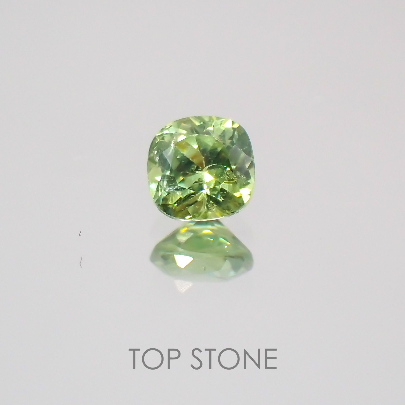 デマントイドガーネット ナミビア産 ルース 0.23ct[21029896]3.5×3.5mm前後