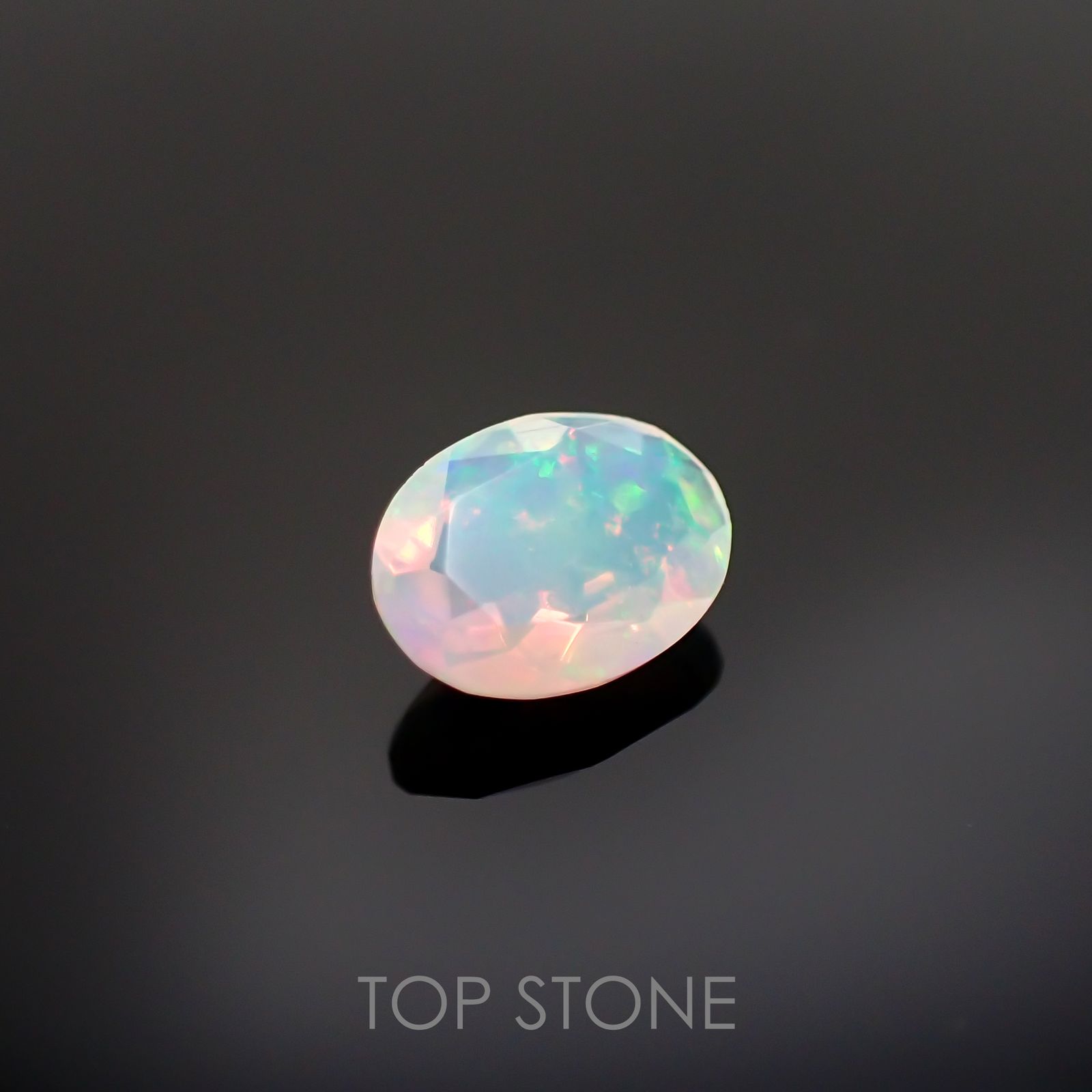 エチオピアオパール(宝石名オパール)エチオピア産 0.56ct 識別済[220114781]7.9x6mm前後