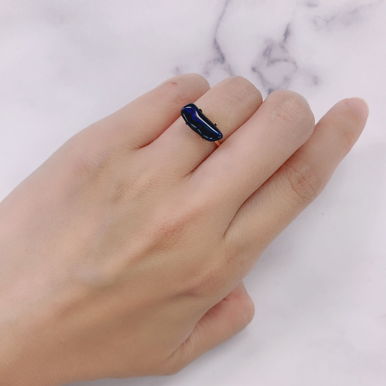 ◇バロック型◇ブラックオパール エチオピア産 ルース 1.5ct[210913246]13.2×5.3mm前後