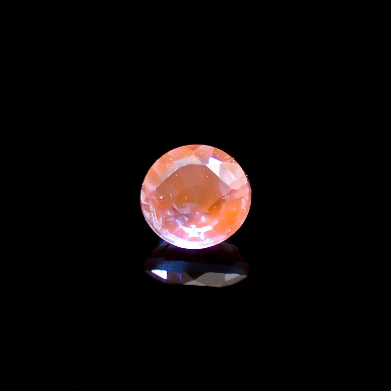 アウイナイト フルオレッセンス ドイツ産 0.072ct / 2.6x2.6mm前後 [260523429]