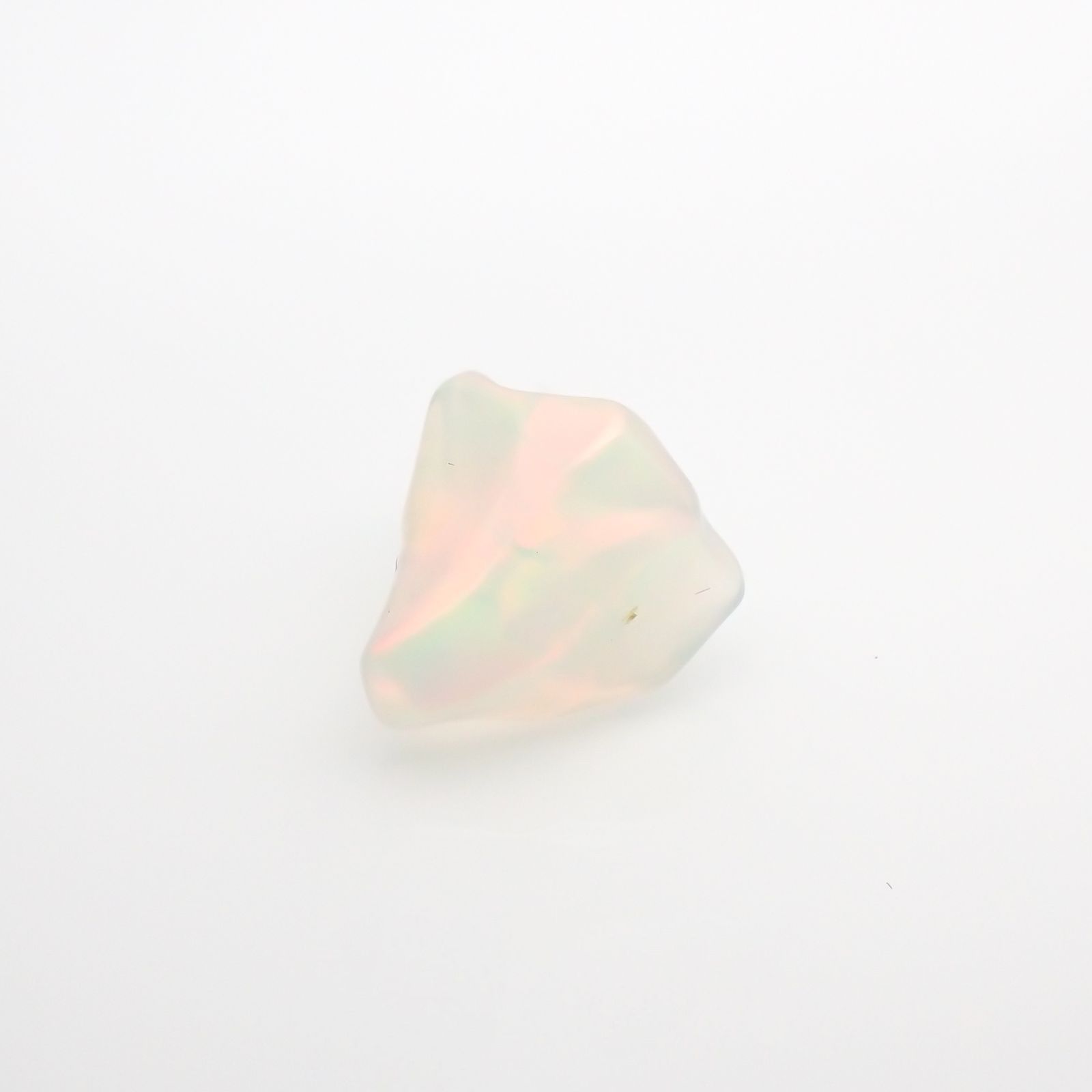 ◇バロック型◇エチオピアオパール(宝石名オパール) エチオピア産 識別済 4.51ct / 13.5x12.9mm前後 [260113176]