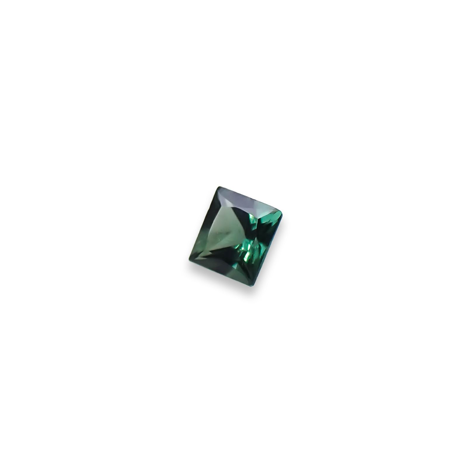 ◇プリンセスカット◇ベキリーブルーガーネット（カラーチェンジガーネット アレキタイプ） マダガスカル・ベキリー産 0.043ct [250330070]1.9x1.9mm前後