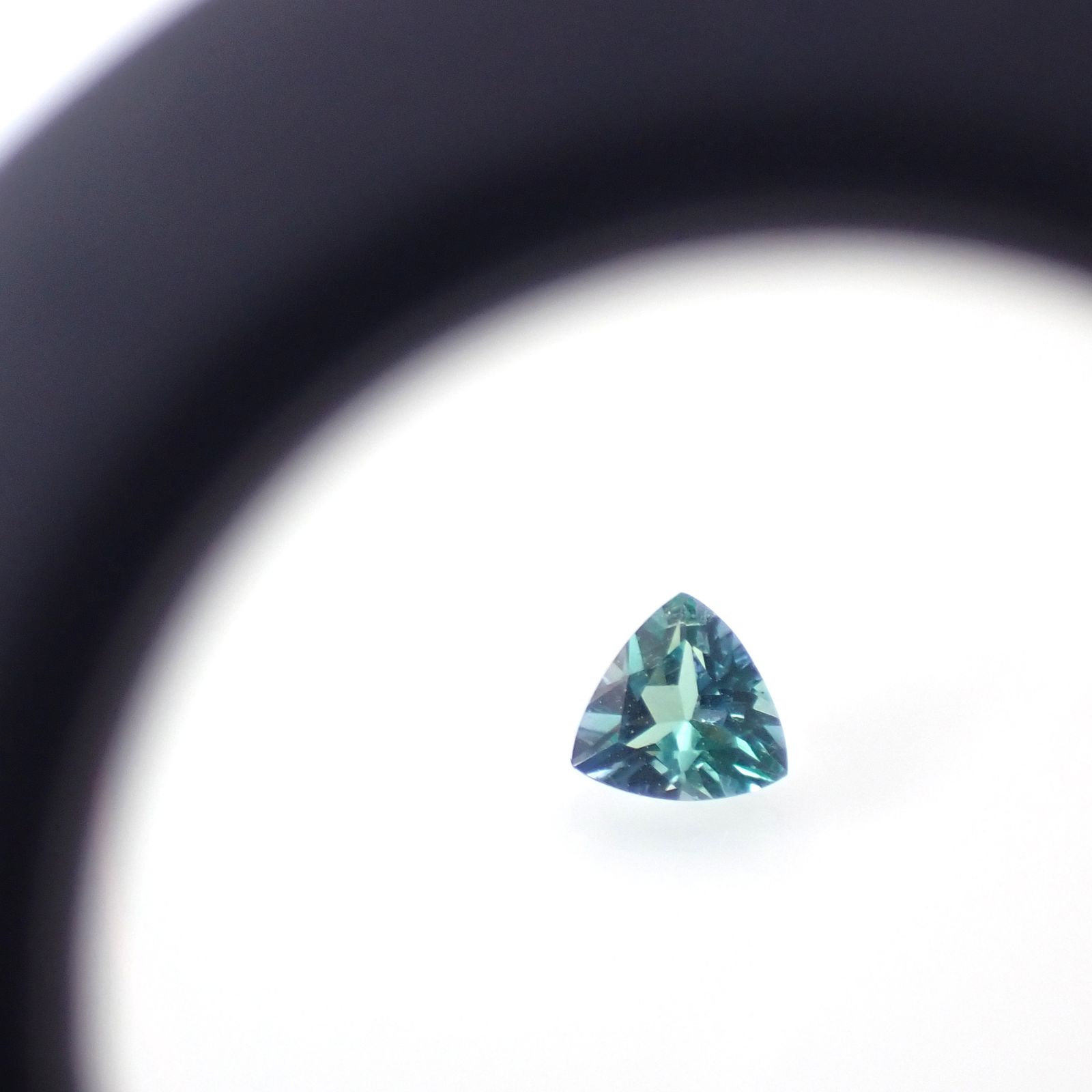 ブルーコーネルピン タンザニア産 0.23ct[231224497]4x4mm前後