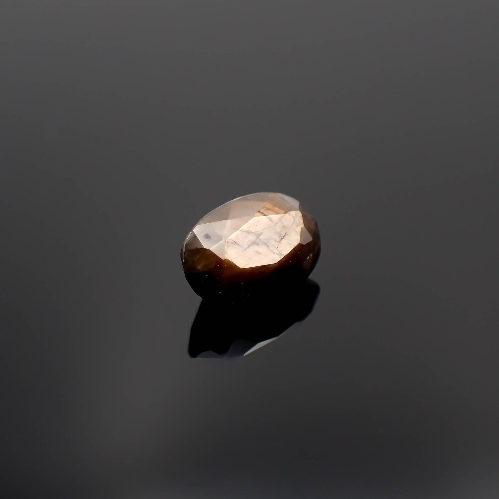 ゴールドシーンサファイア非加熱 ケニア産 1.64ct[230321325]8.1x5.3mm前後