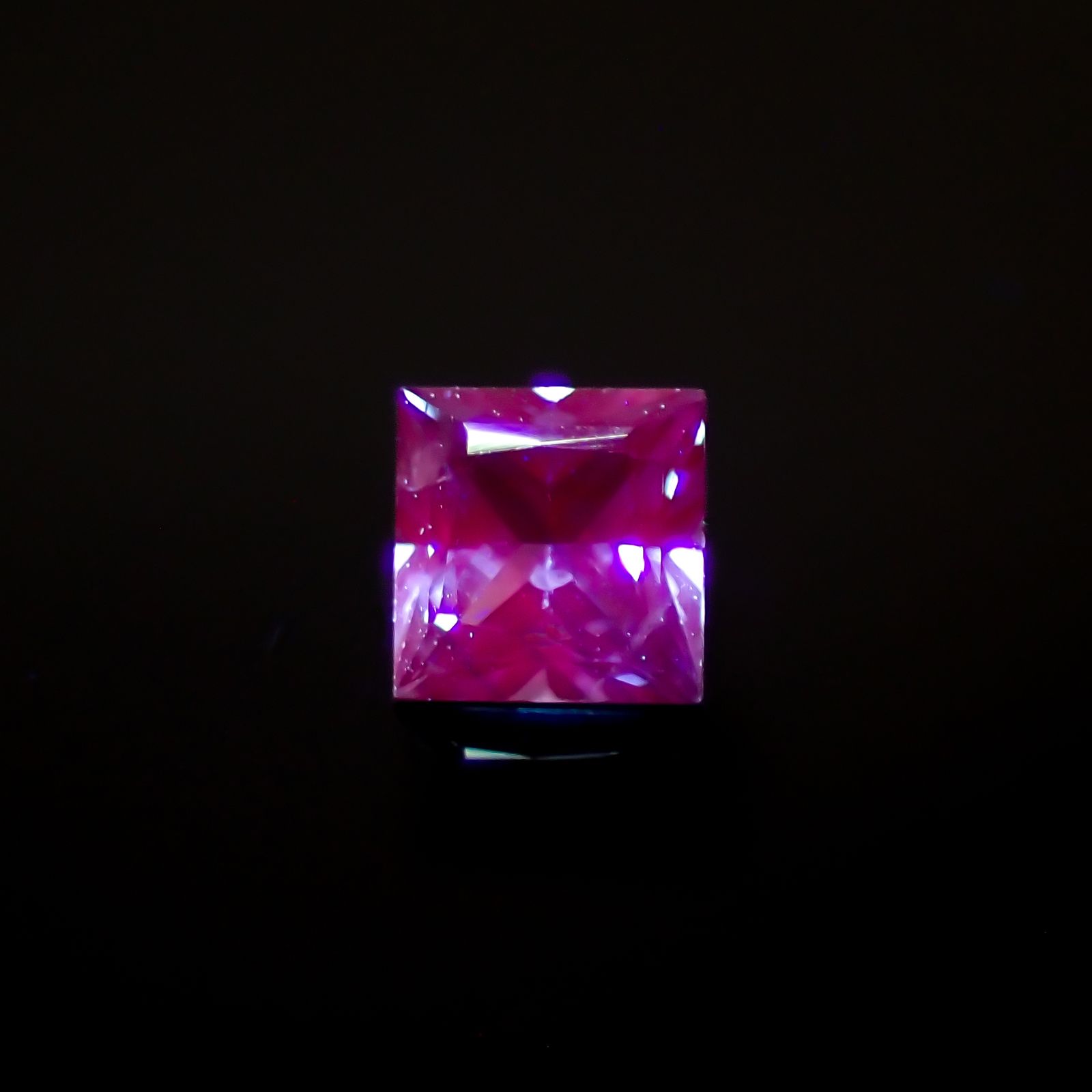◇プリンセスカット◇サファイア(宝石名サファイア)スリランカ産 0.12ct 識別済[230622459]2.8x2.7mm前後