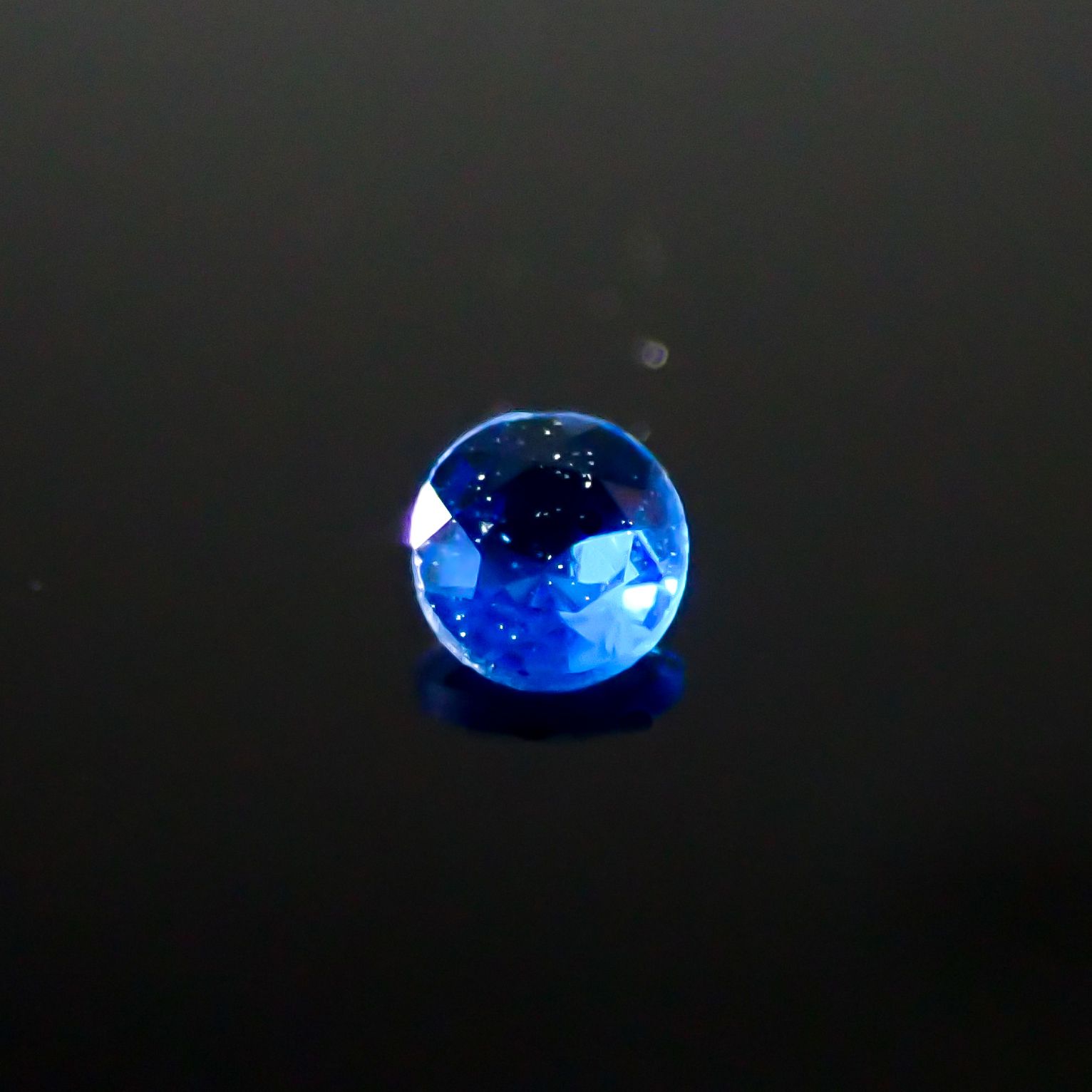 アウイナイト フルオレッセンス ドイツ産 0.018ct[240628298]1.8x1.8mm前後