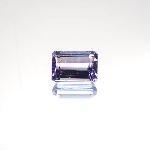 バイカラータンザナイト(宝石名タンザナイト)タンザニア産 0.69ct 識別済[220113856]5.7x3.9mm前後
