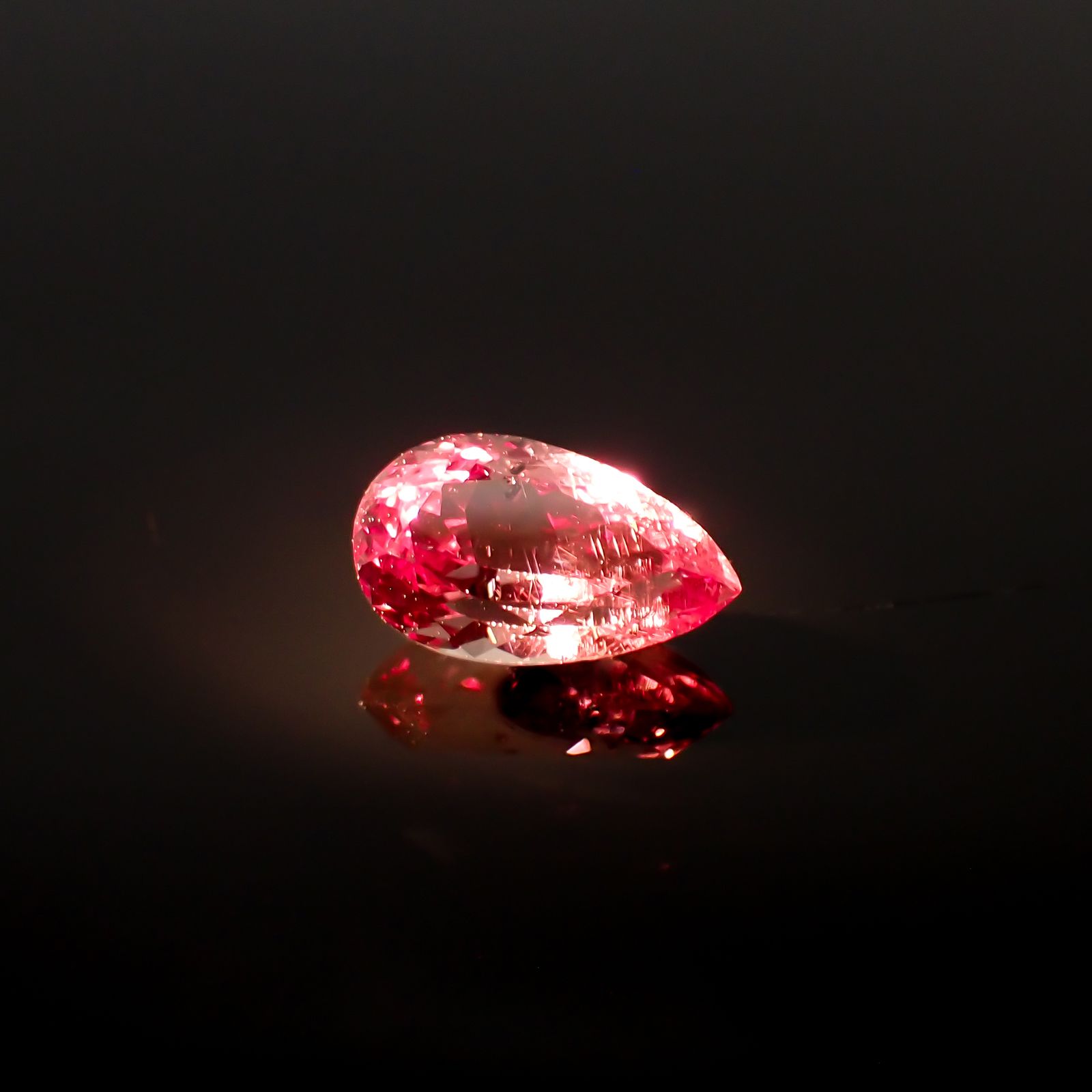 ドラゴンガーネット タンザニア産 1.89ct[231224547]9.8x5.8mm前後