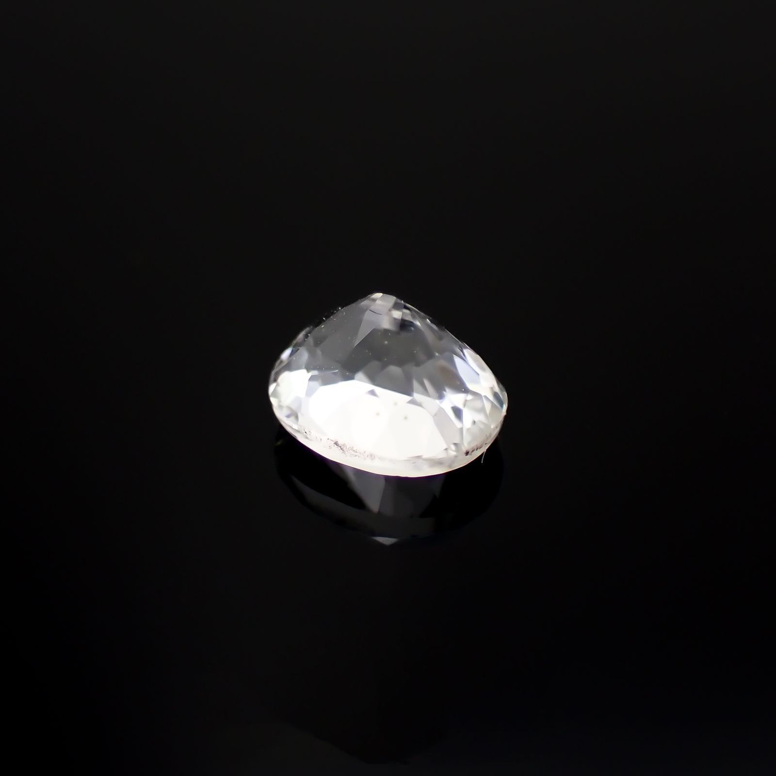 テネブレッセンススキャポライト アフガニスタン産 0.41ct / 5.2x4.2mm前後 [251218573]