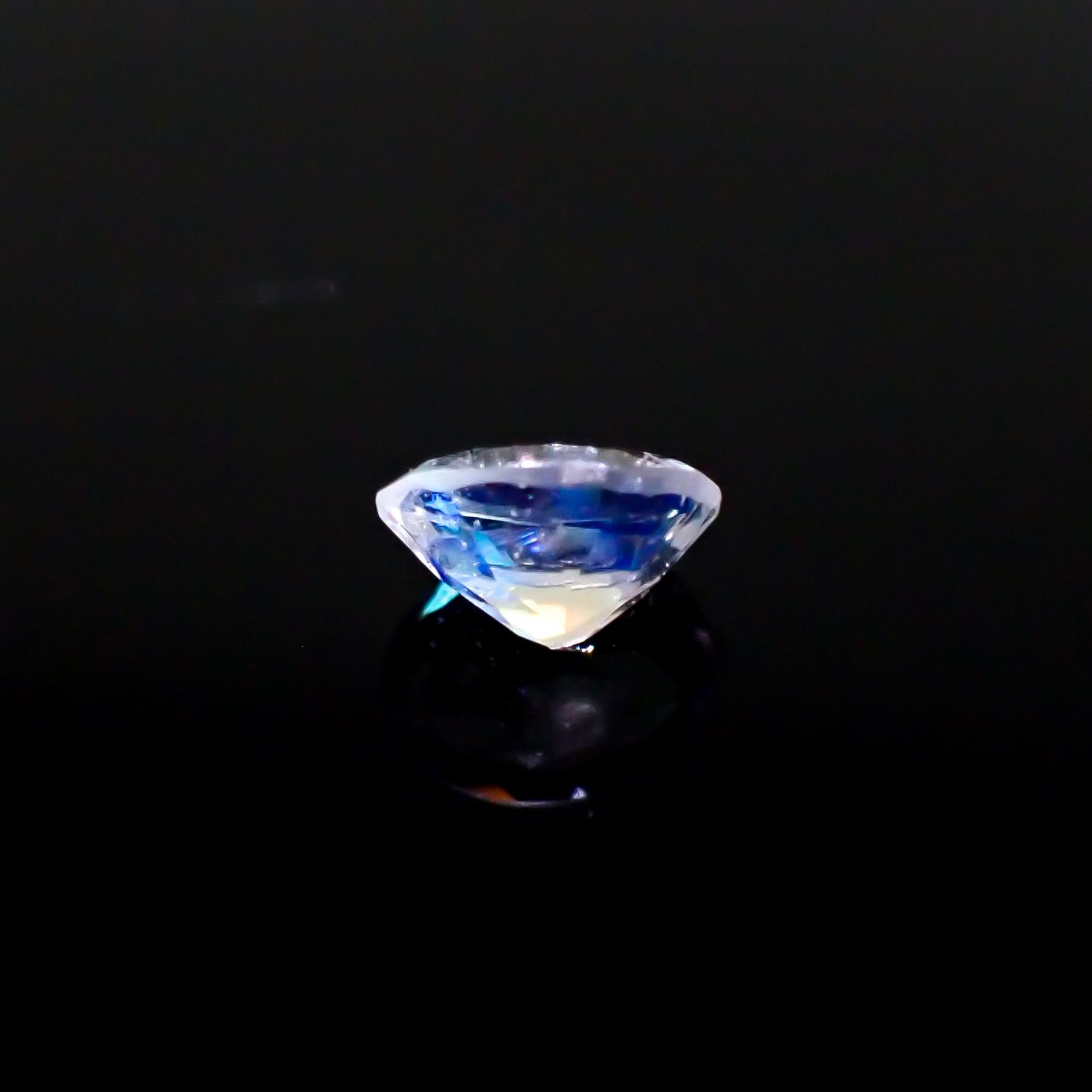 レインボームーンストーン(宝石名ラブラドライト)タンザニア産 0.47ct 識別済[241029202]6x4.7mm前後