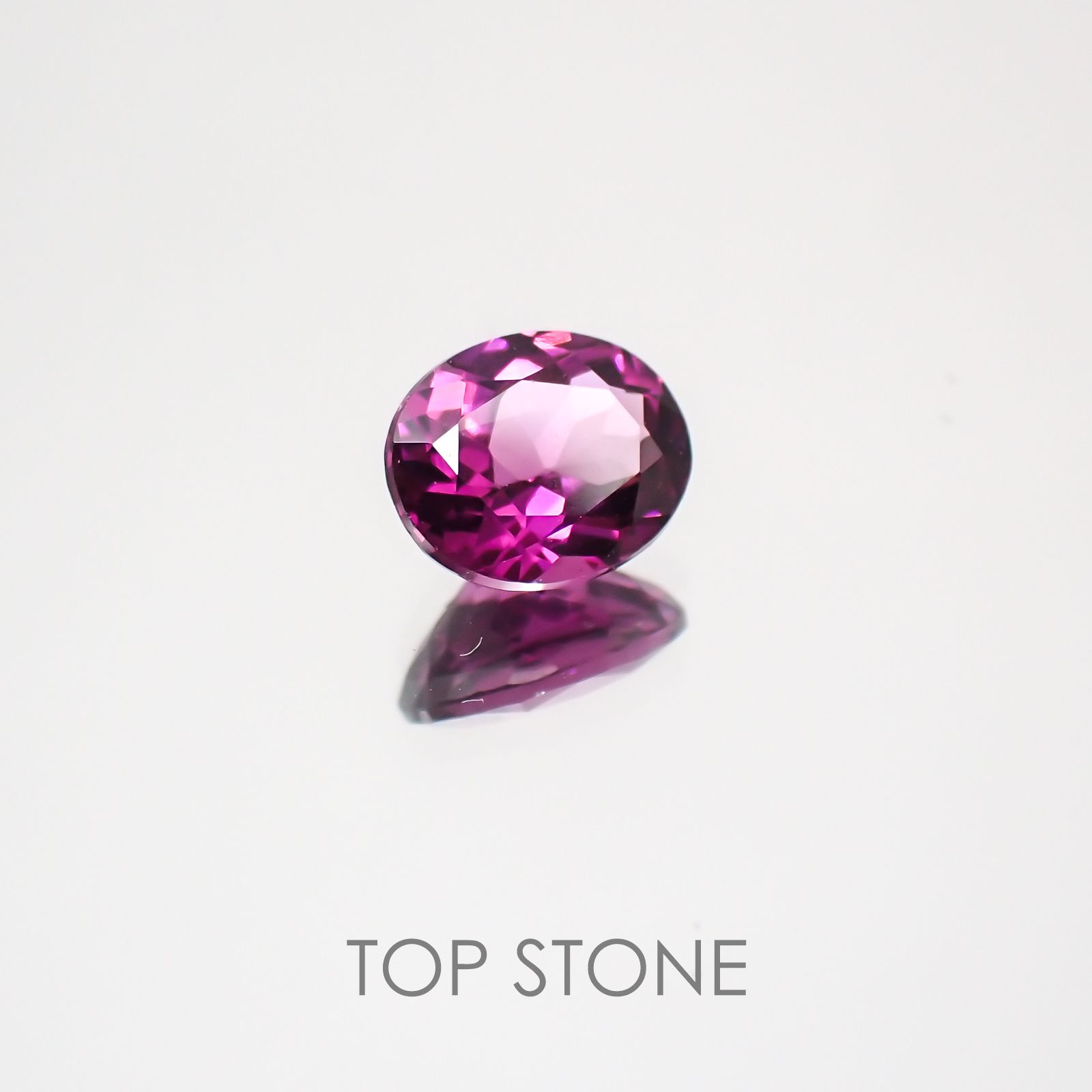 グレープガーネット(宝石名ガーネット) ブラジル産 0.72ct 識別済[21069692]5.8×4.8mm前後
