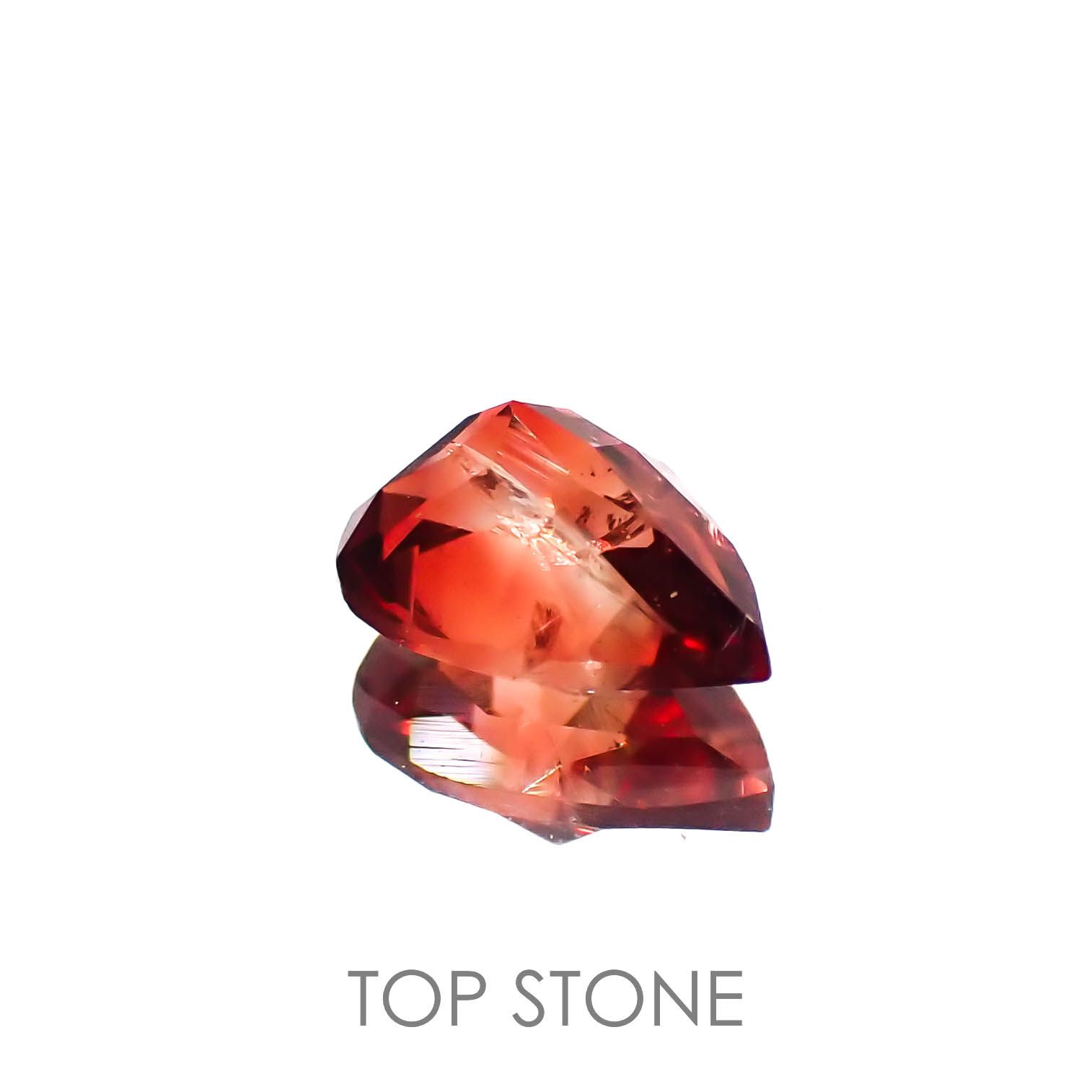 レッドラブラドライト(宝石名ラブラドライト)エチオピア産 0.48ct 識別済[221219574]6.6x4.6mm前後