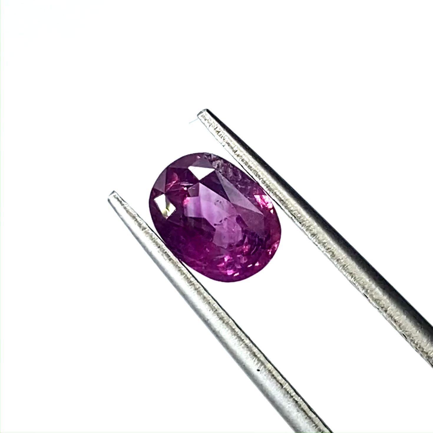 パープルサファイア ルース 5,9ミリ オーバル 0,66ct | christiesaiko.com