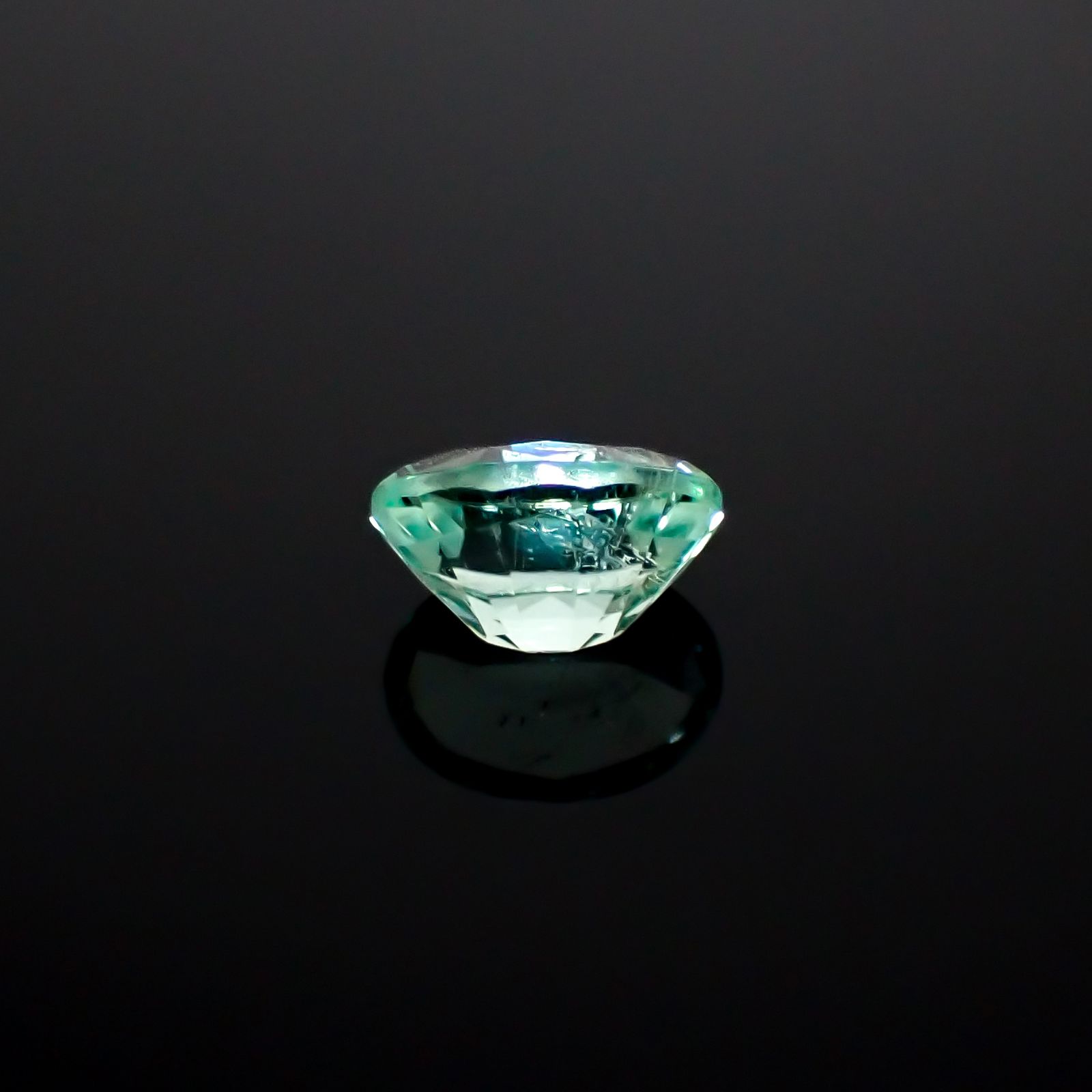 パライバトルマリン(宝石名トルマリン/別名パライバ・トルマリン)モザンビーク産 0.894ct ソ付(宝貴協)[241229546]6.95x5.07mm前後