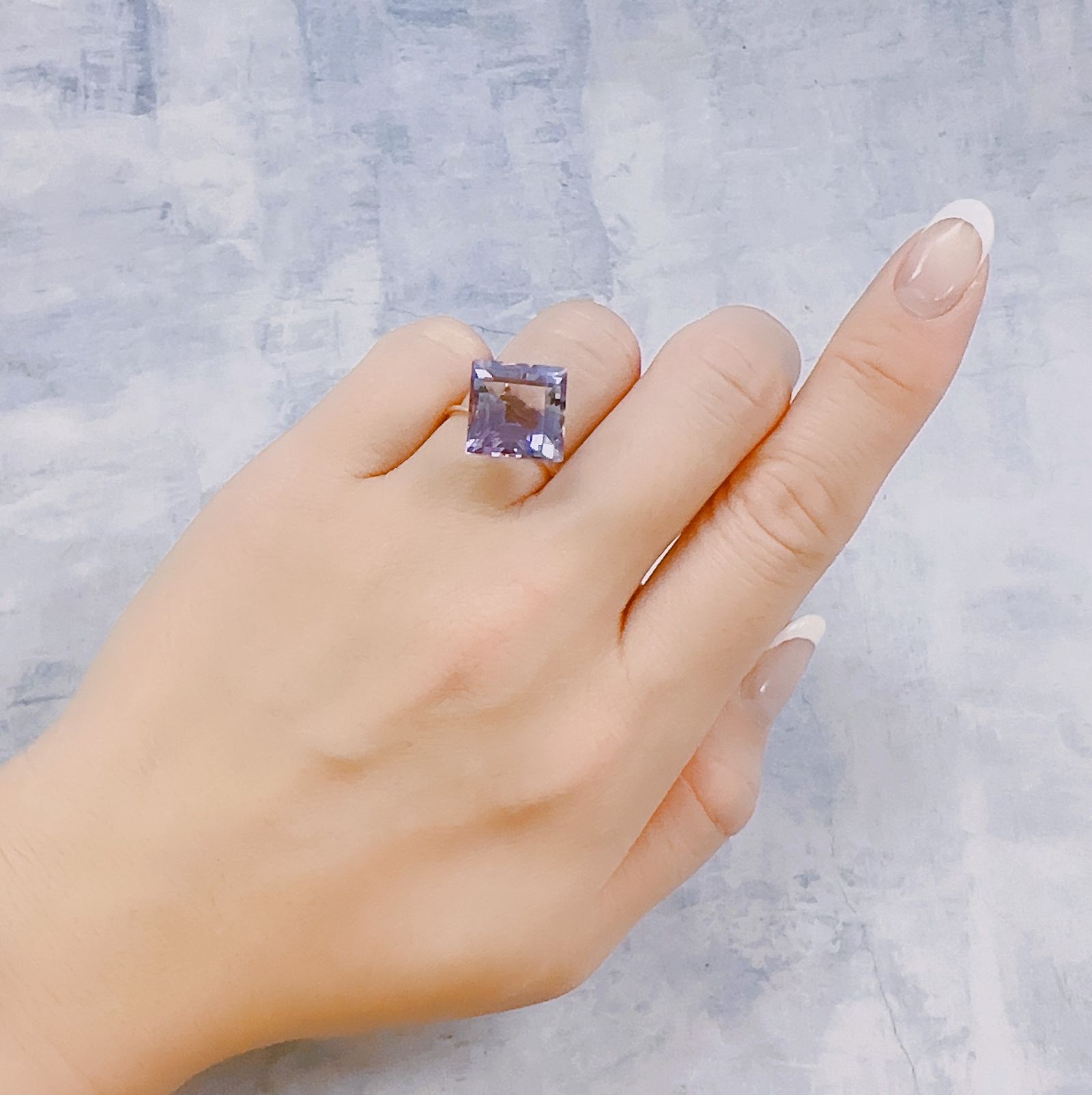 アワーグラスアメジスト モロッコ産 7.64ct[221219623]12.1x12.1mm前後