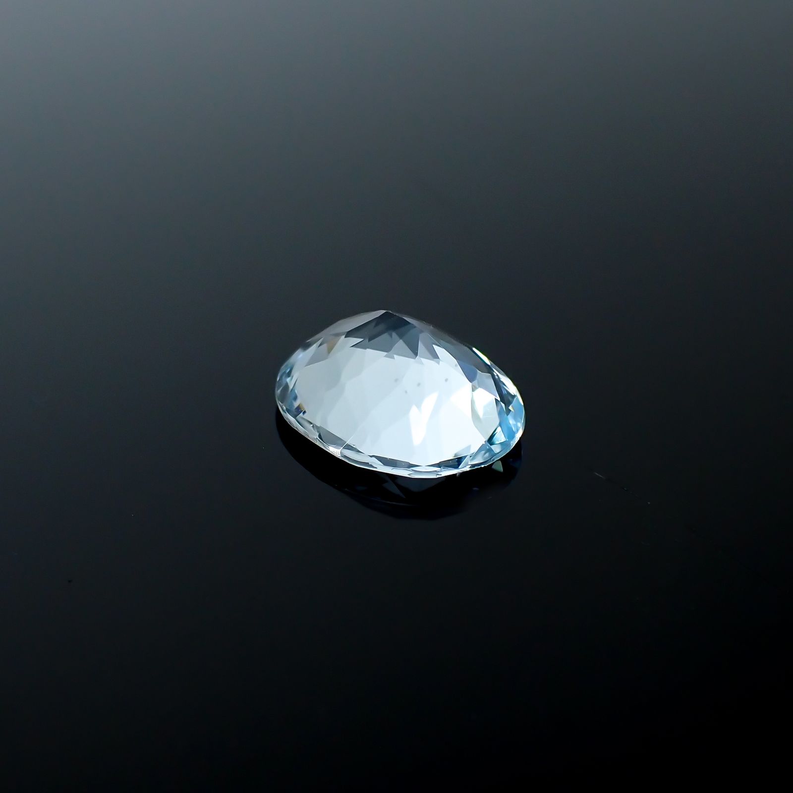 アクアマリン モザンビーク産 2.47ct[240125404]10.8x8.8mm前後