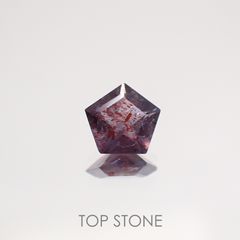 ◇ペンタゴンカット◇ブラッドショットアイオライトSA インド産 ルース 0.13ct[210610984]4×4mm前後