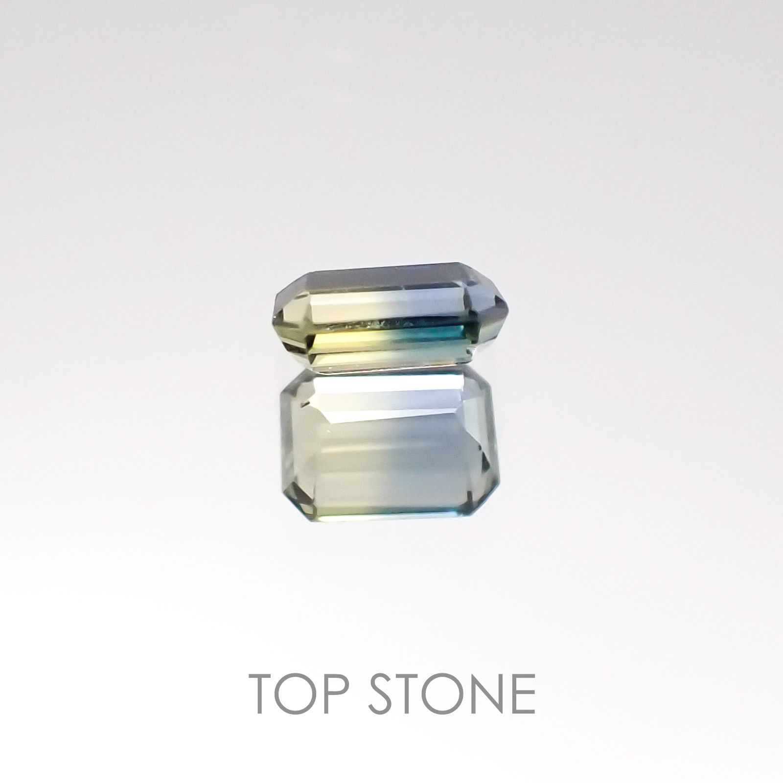 バイカラーサファイア タンザニア産 ルース 0.22ct[20106689]3.9×2.8mm前後