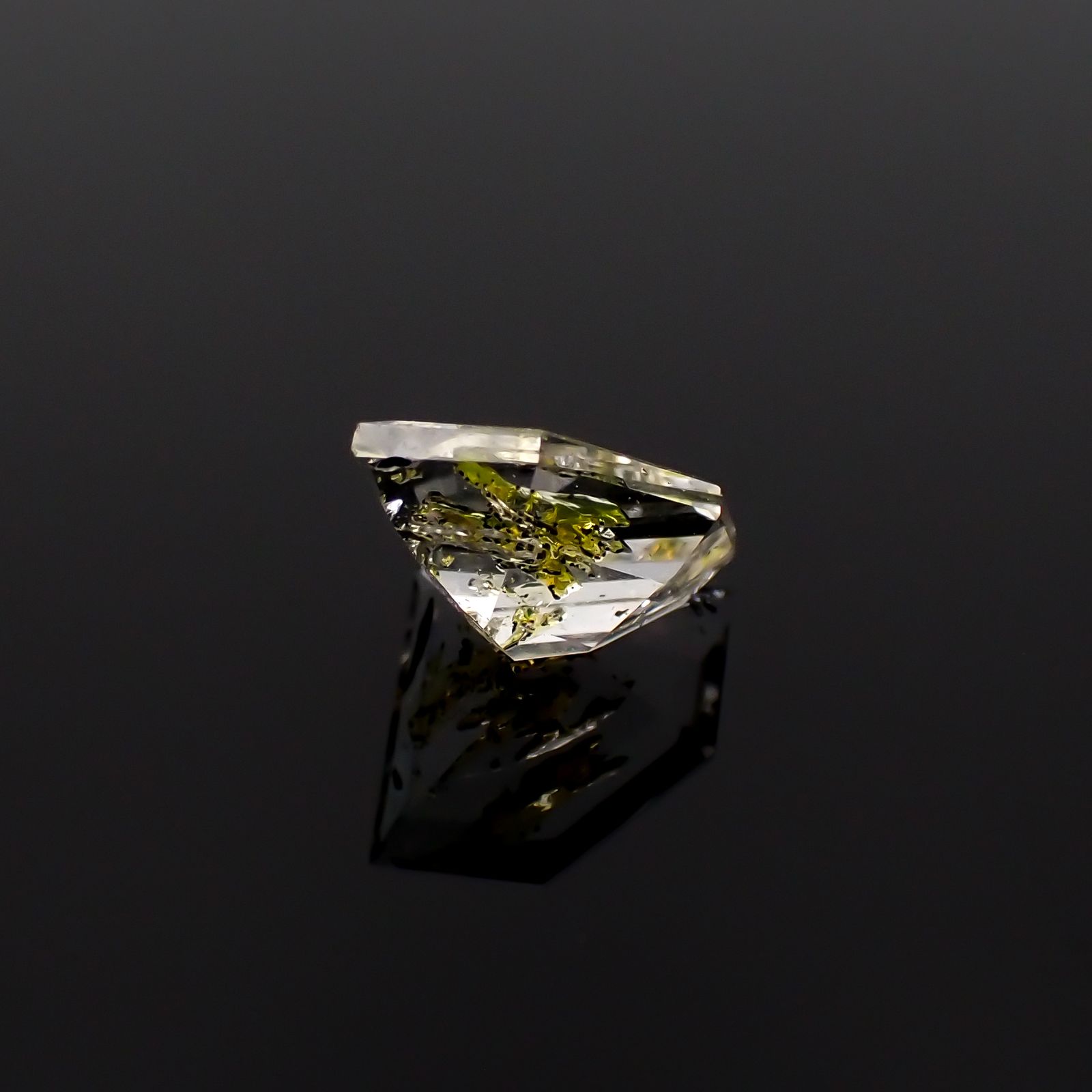 ◇カスタムカット◇オイルインクォーツ パキスタン産 0.76ct [230522095]6.3x8.1mm前後