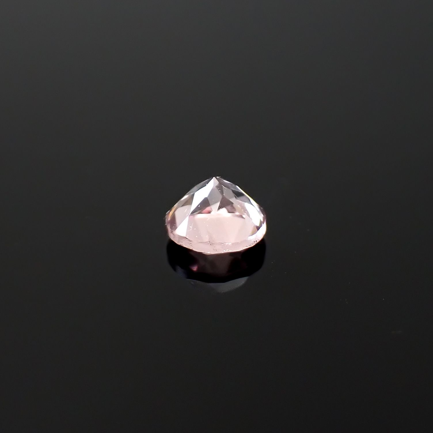 ドラゴンガーネット タンザニア産 0.50ct / 4.6x4.6mm前後 [260532243]