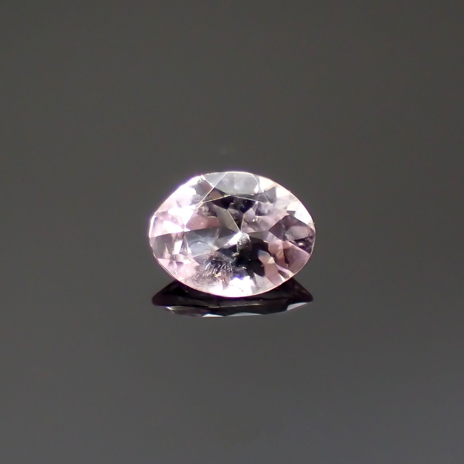 ピンクゾイサイト(宝石名ピンク・ゾイサイト)タンザニア産 0.13ct 識別済[220115056]3.9x2.9mm前後