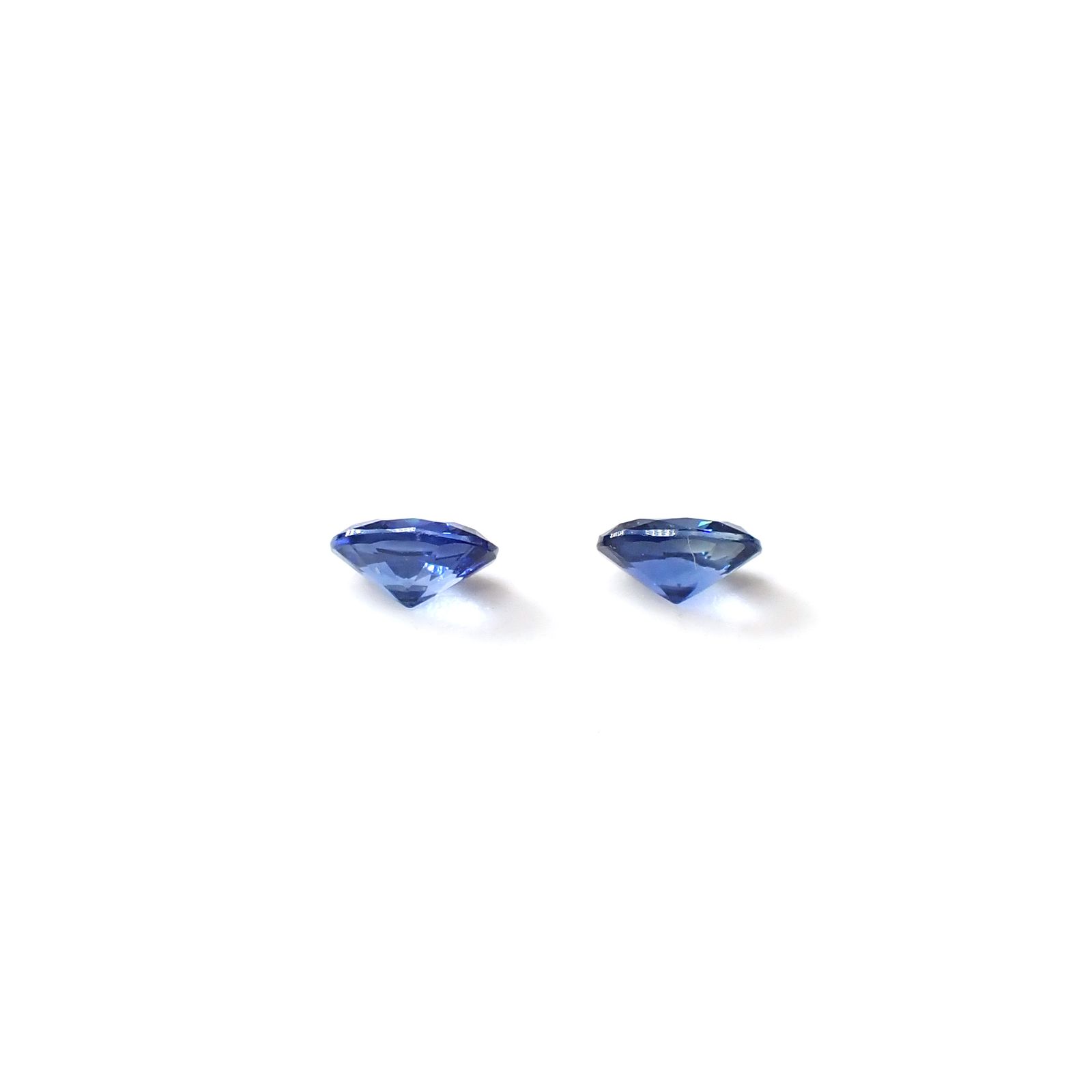 ◇ペアセット◇サファイア スリランカ/マダガスカル産 0.38ct(2pcs合計) [250830993]3.9-4.0x3mm前後